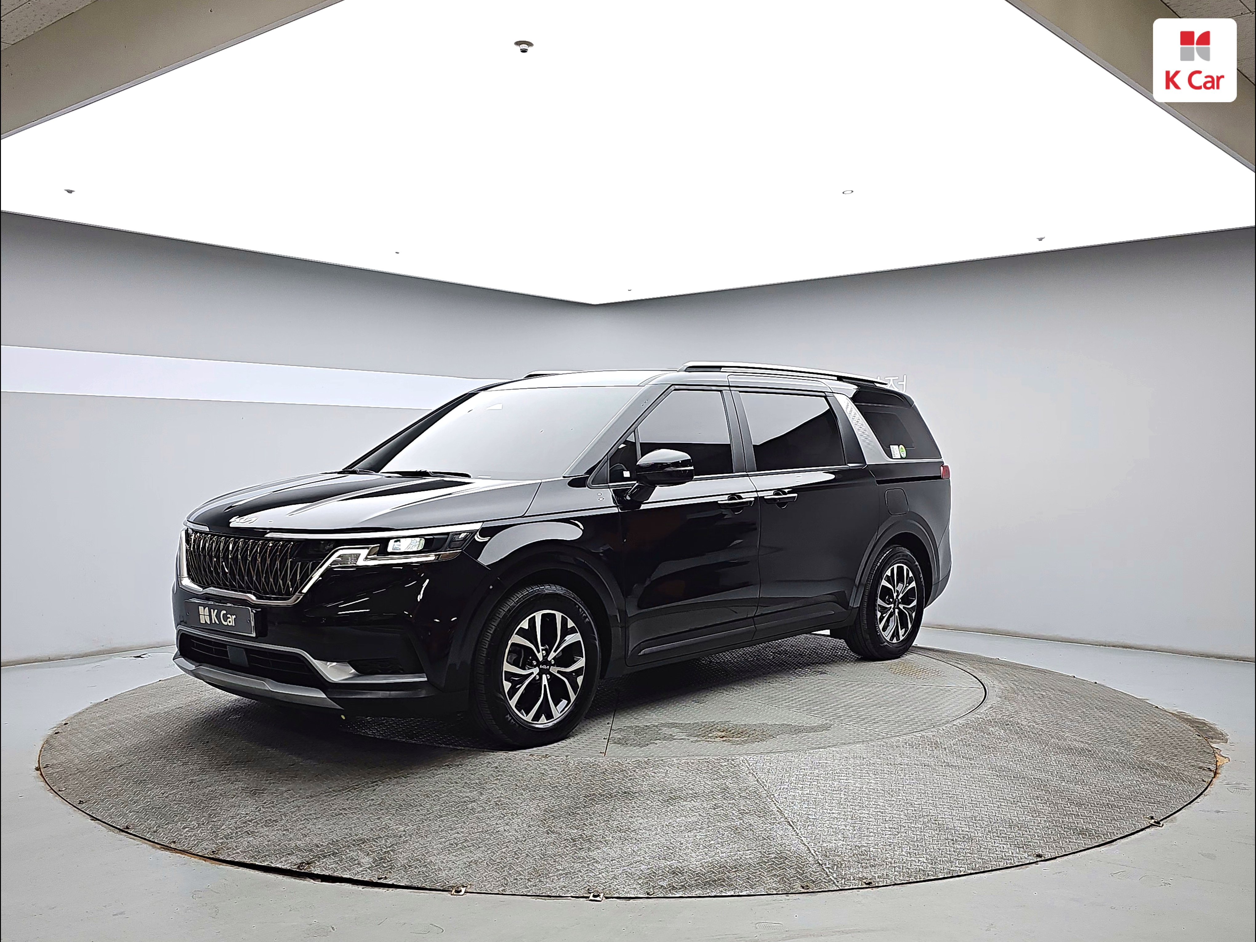 KIA New Carnival 9-Seater Diesel