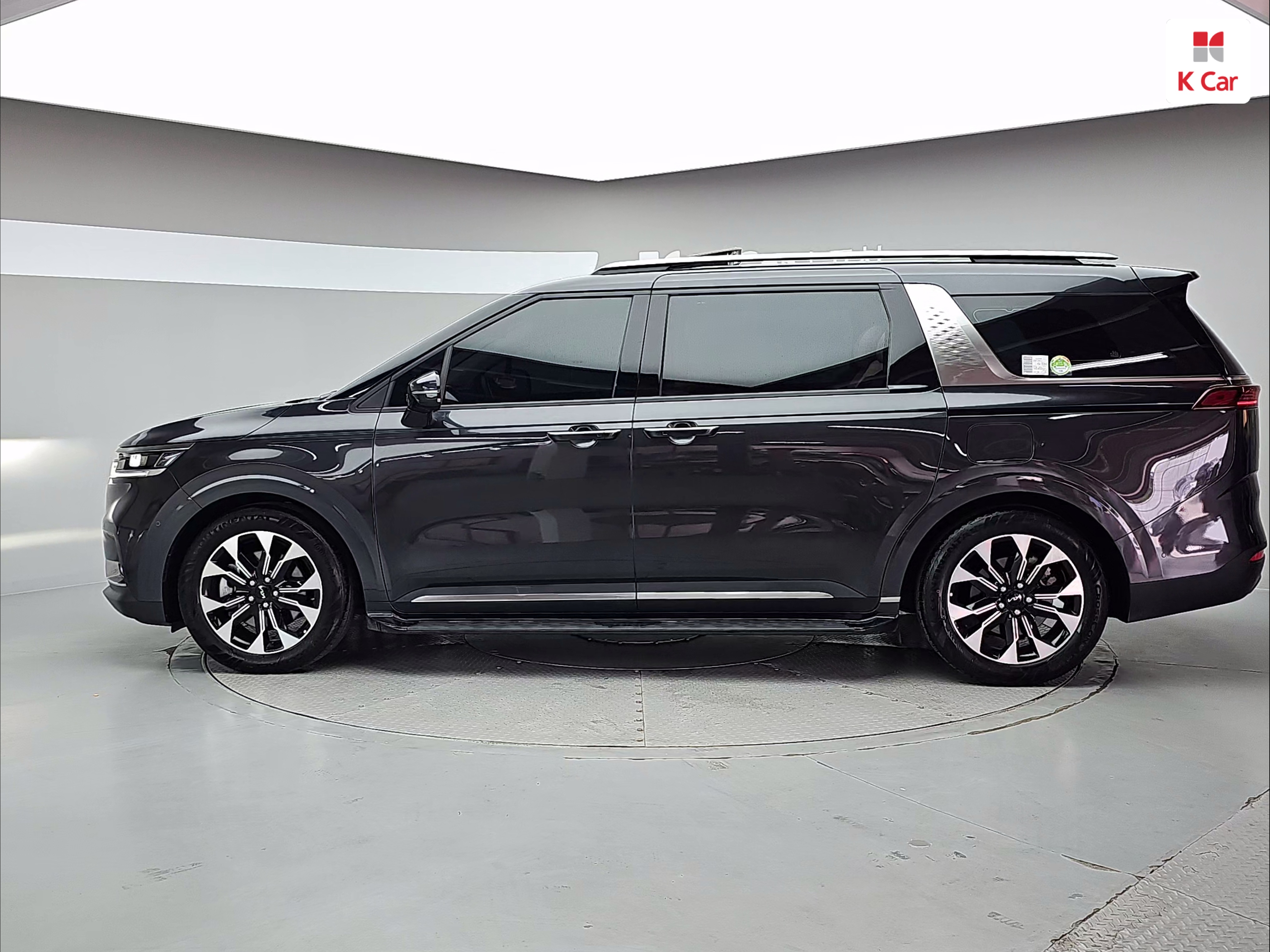 KIA New Carnival Limousine 7-Seater Gasoline