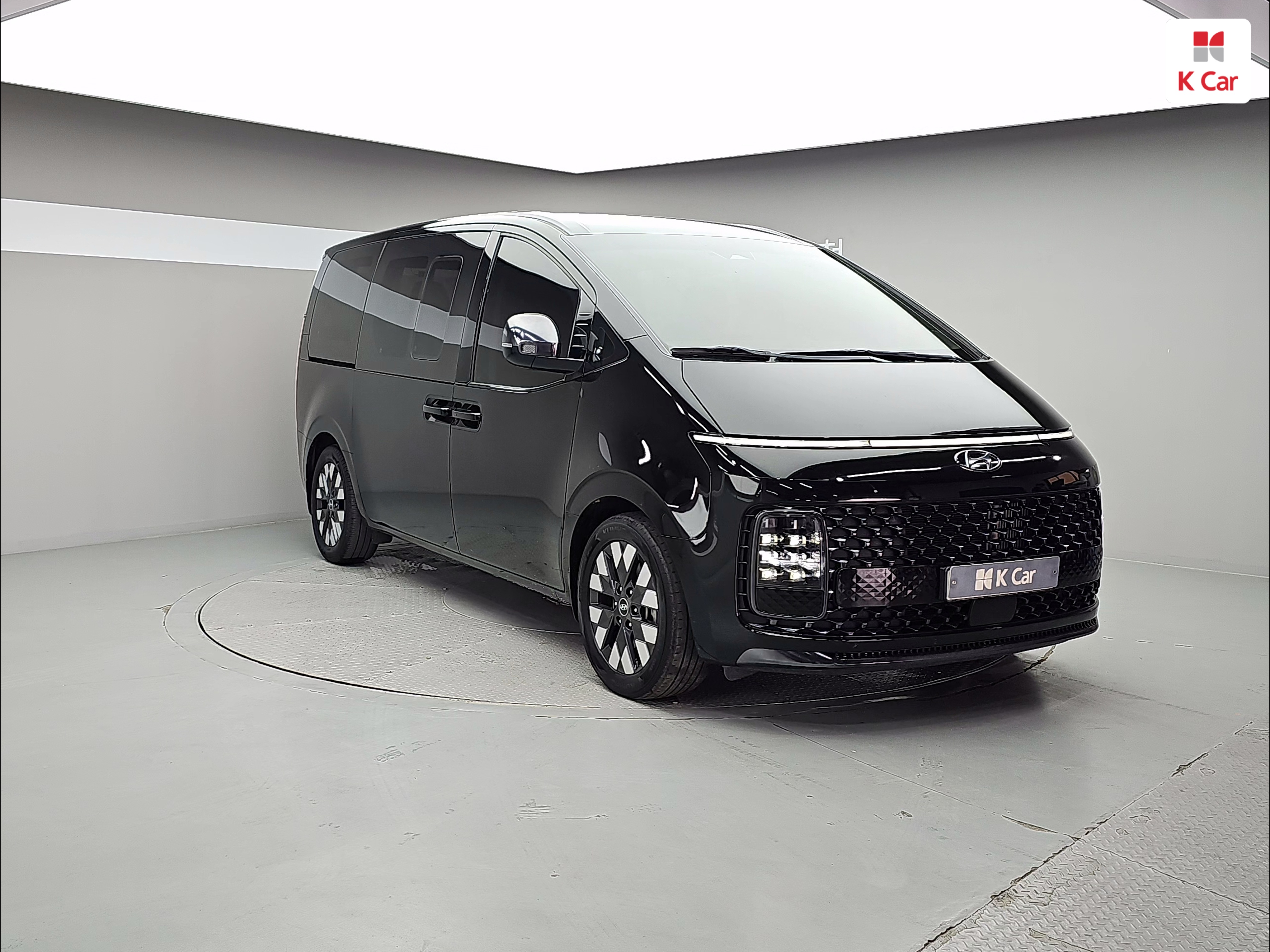 HYUNDAI Staria 2.2 Diesel Lounge 9-Seater 4W