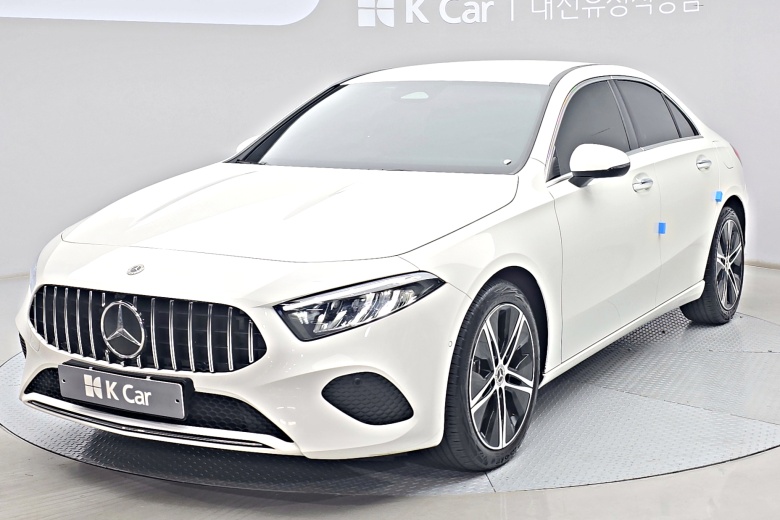 Mercedes-Benz A-Class бензин 2WD A220