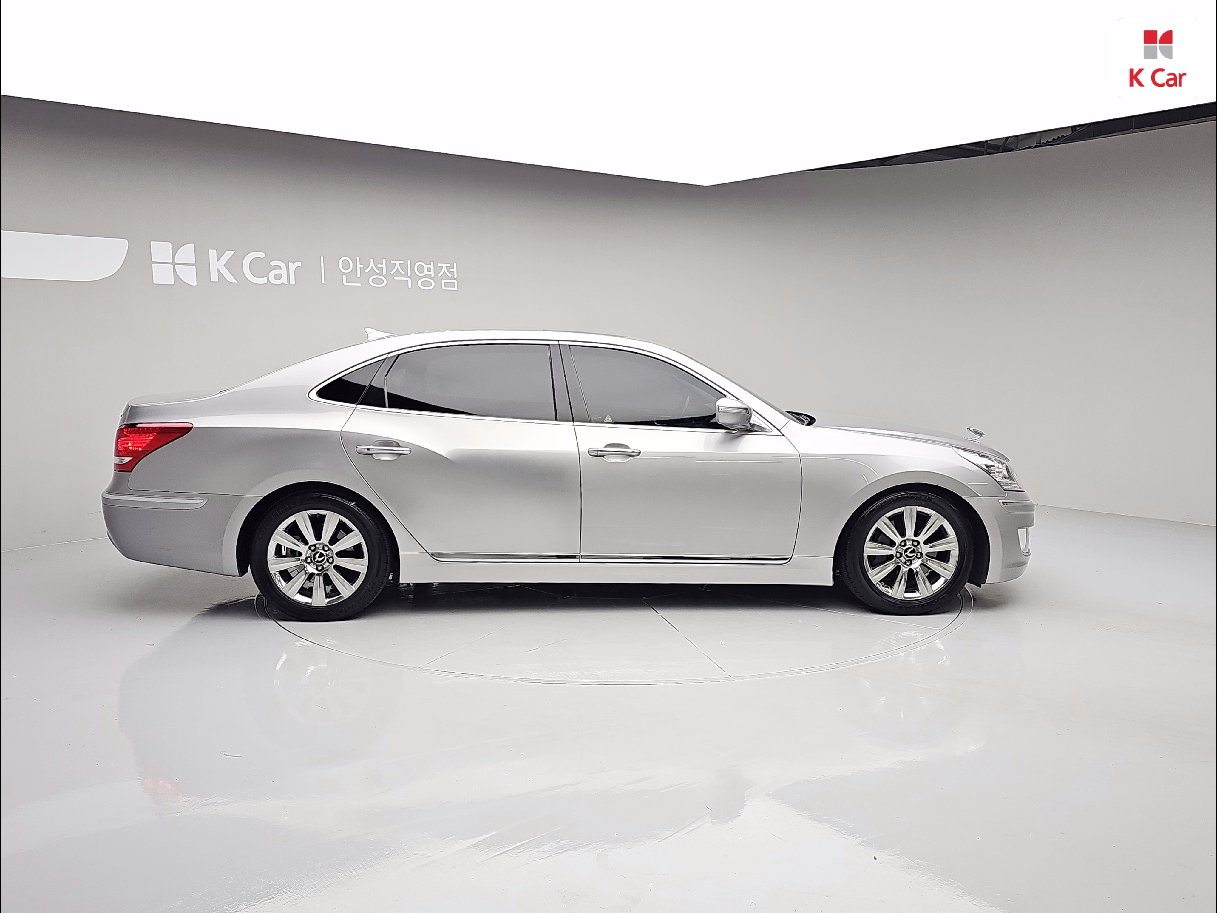 HYUNDAI Ecuus (New Model) VS380