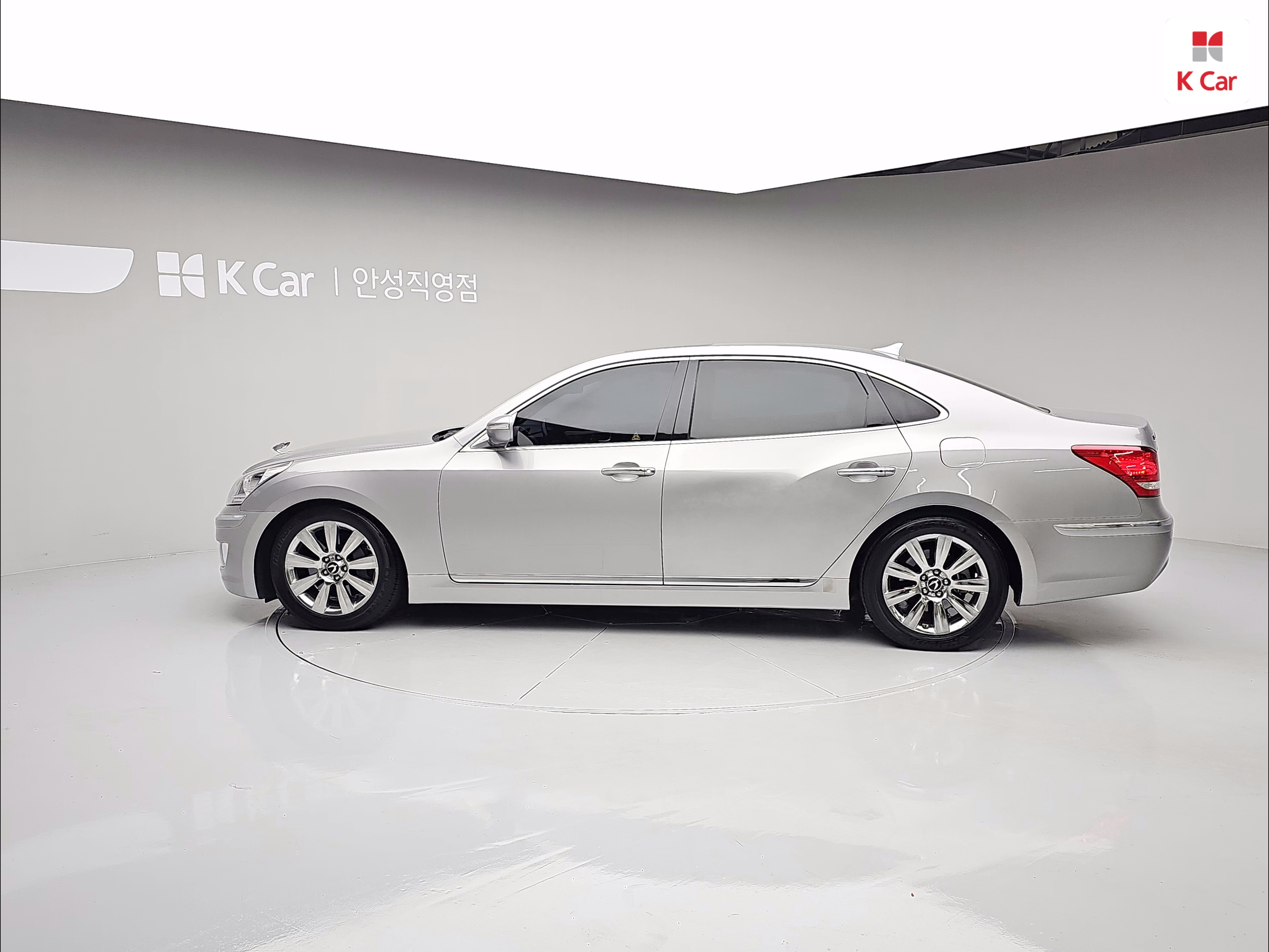 HYUNDAI Ecuus (New Model) VS380