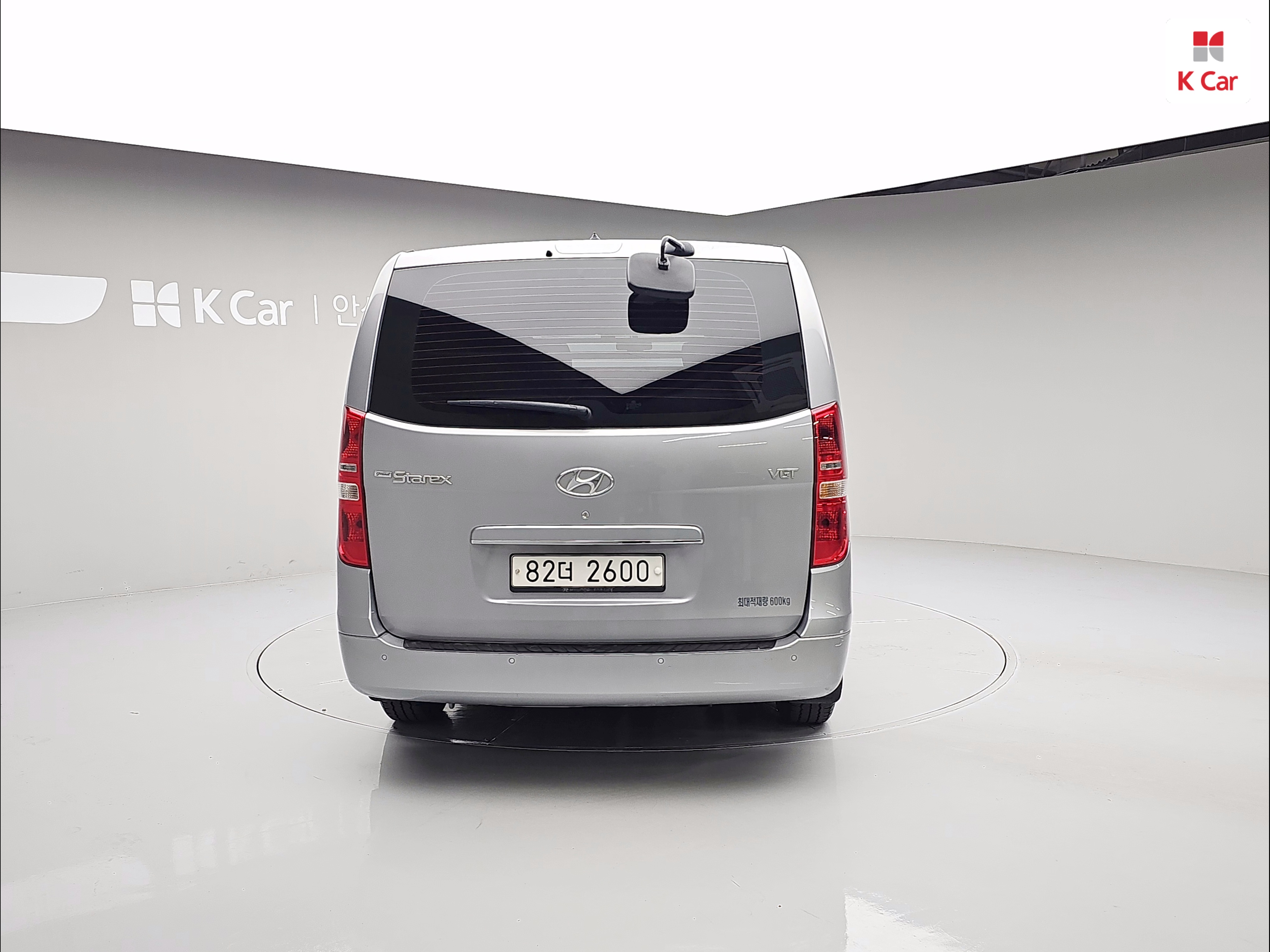 HYUNDAI Grand Starex 5-Seater Diesel Van