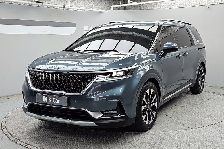 Kia Carnival дизель 2.2 (9 мест) Signature