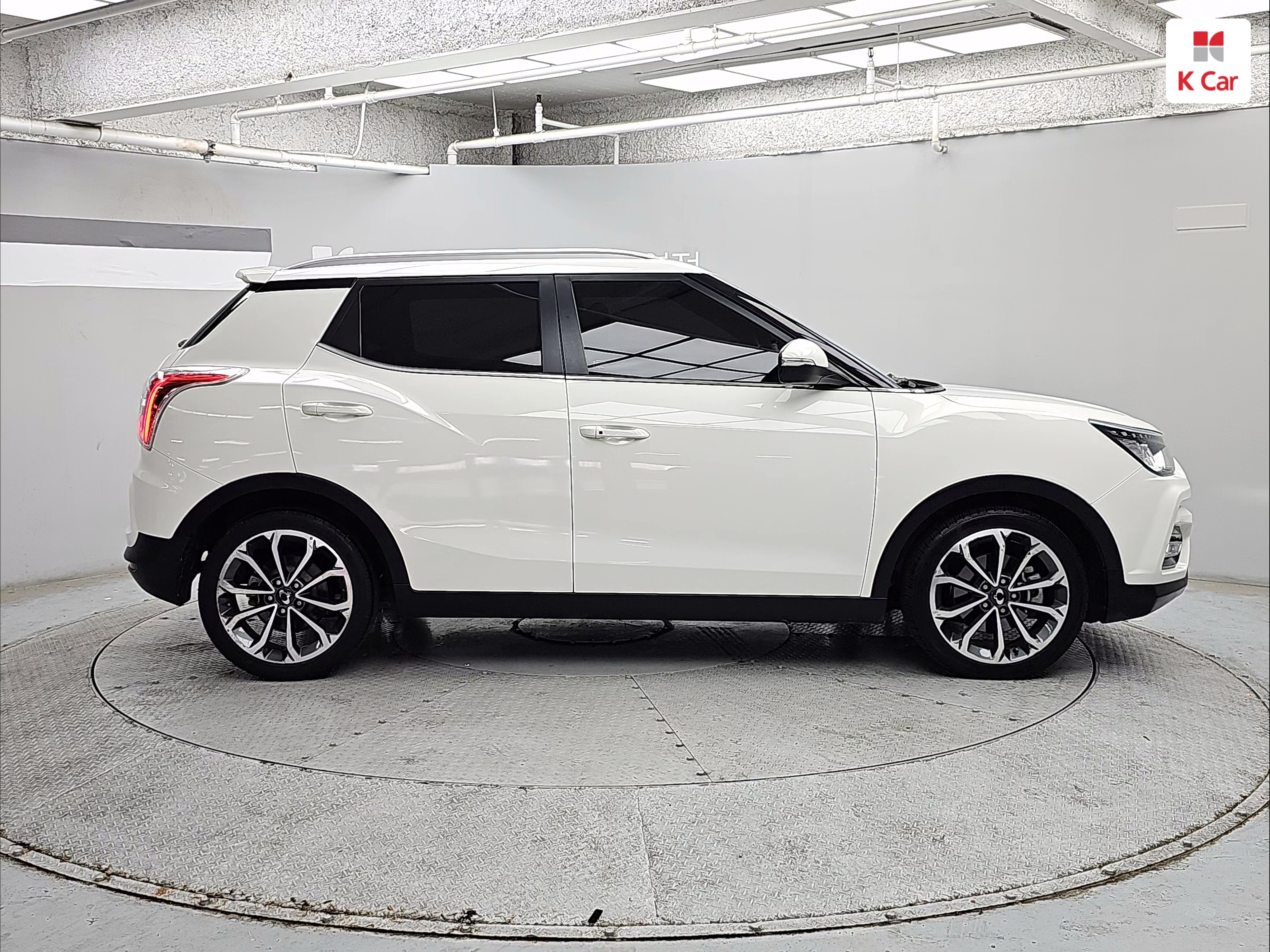 KG MOBILITY(SSANGYONG) Tivoli Armour 1.6 Gasoline