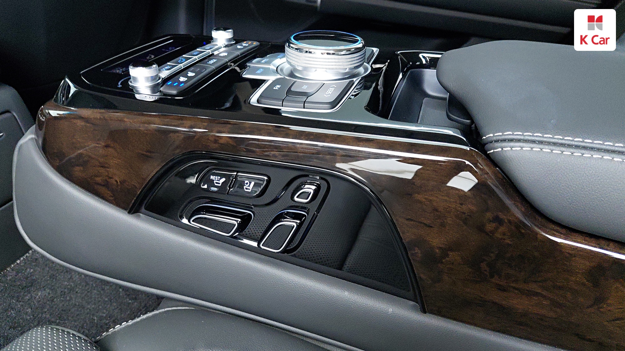 Genesis G90 бензин 4WD 3.8 Premium, миниатюра 30