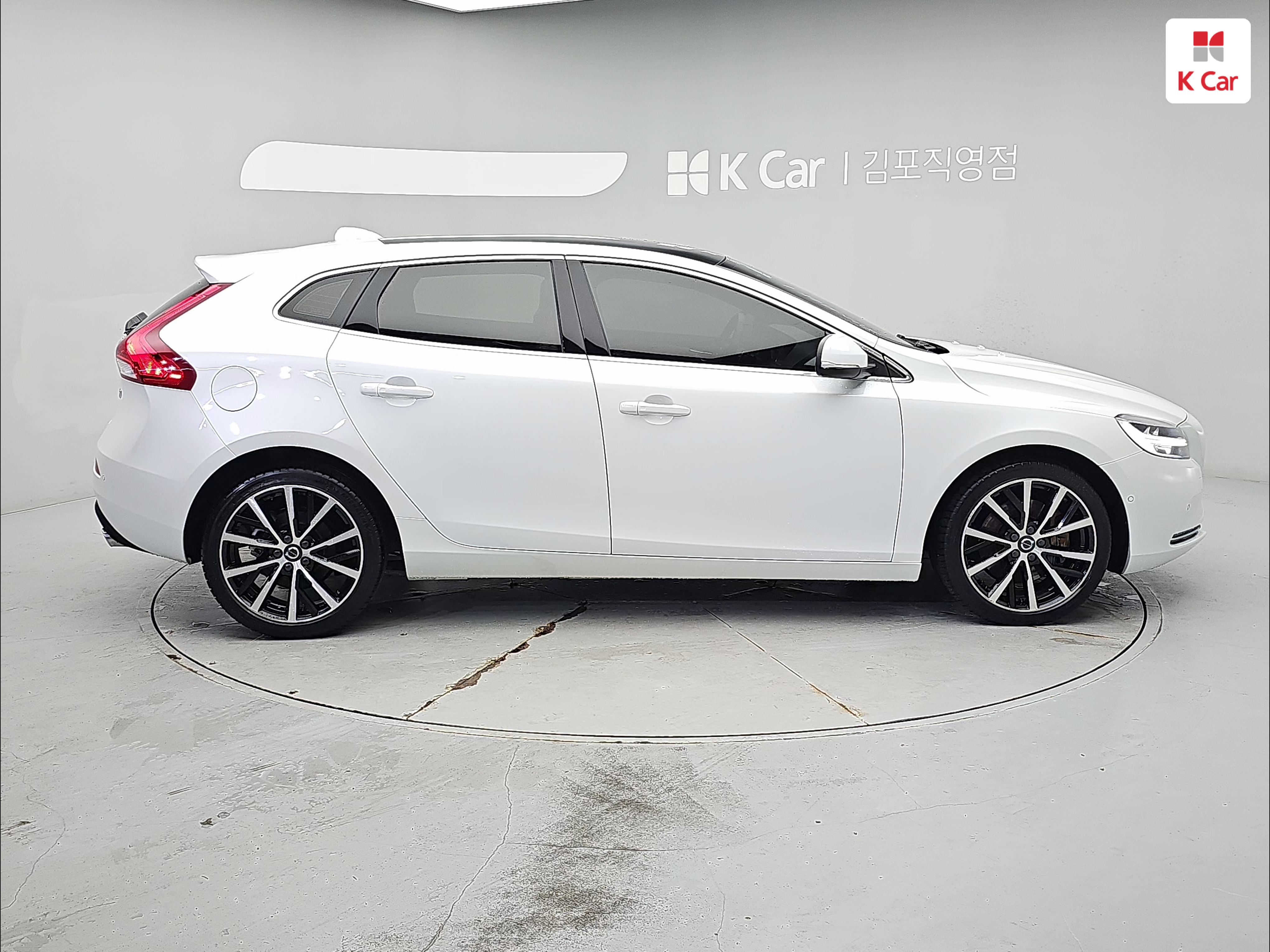 VOLVO V40 (2nd Generation) T5