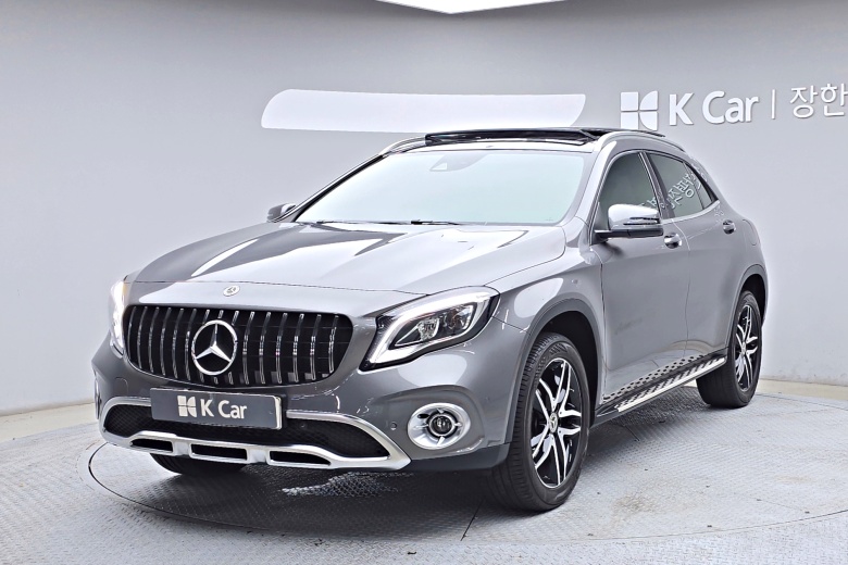 Mercedes-Benz GLA-Class X156 GLA220 Premium