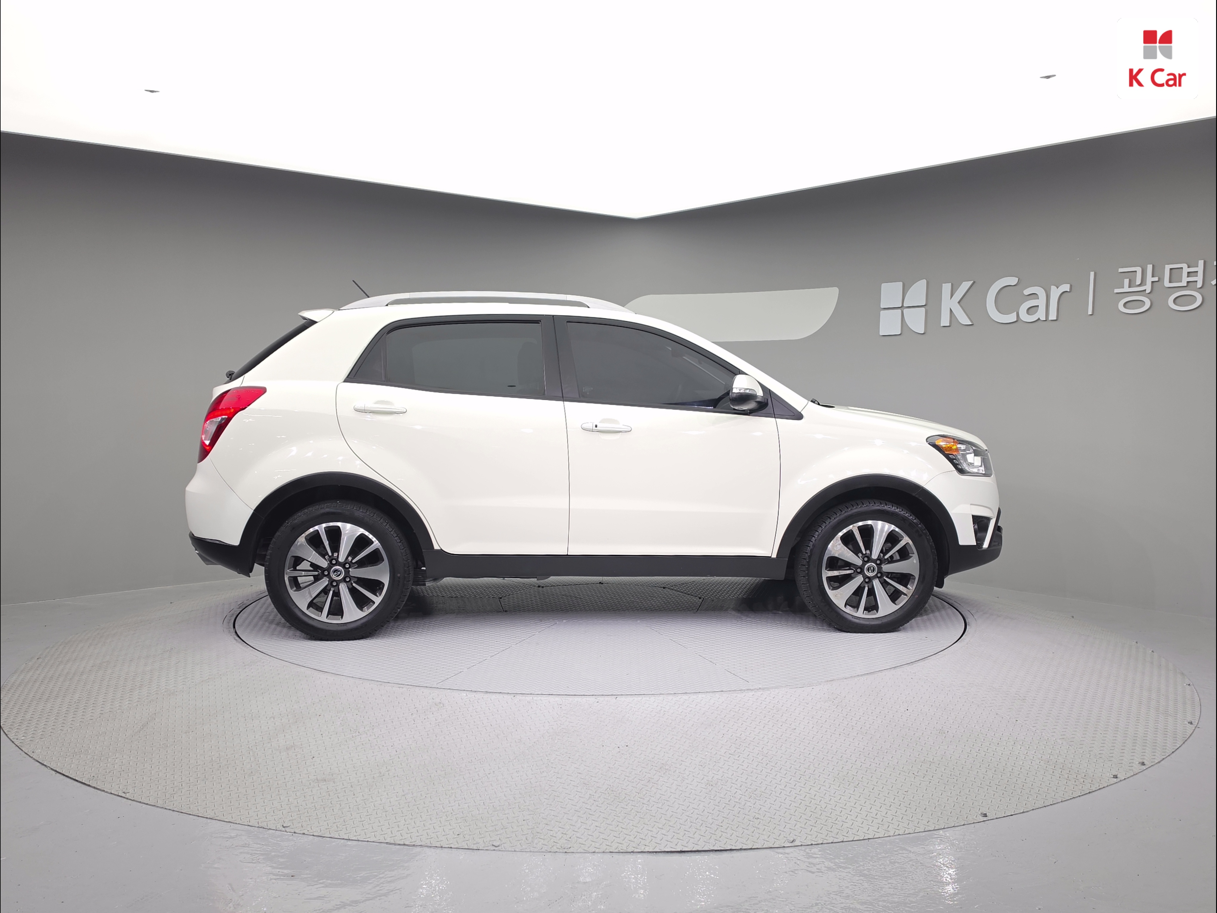 KG MOBILITY(SSANGYONG) New Korando C 2.0 2WD