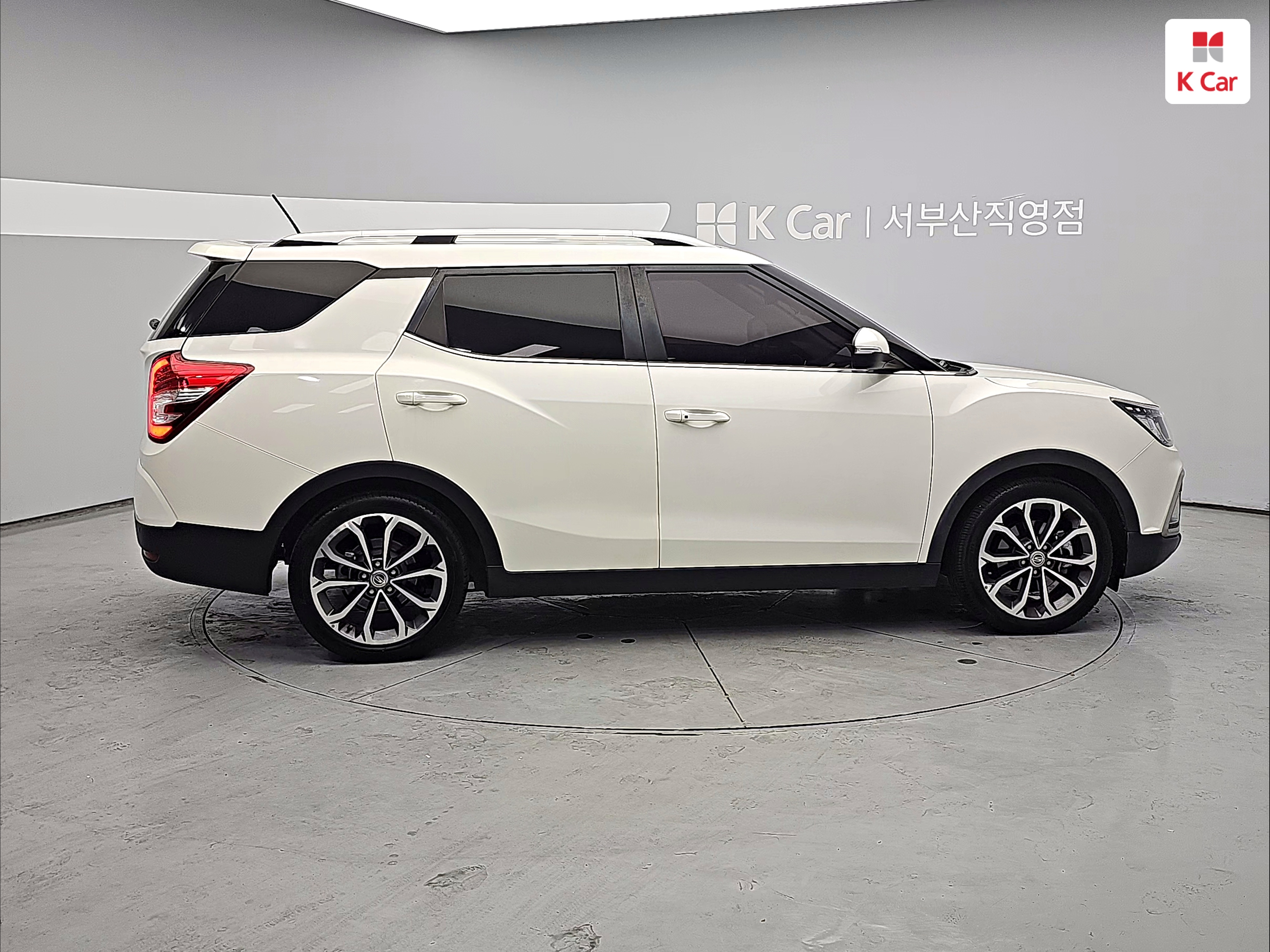 KGM 티볼리 에어 가솔린 1.6 RX 2WD