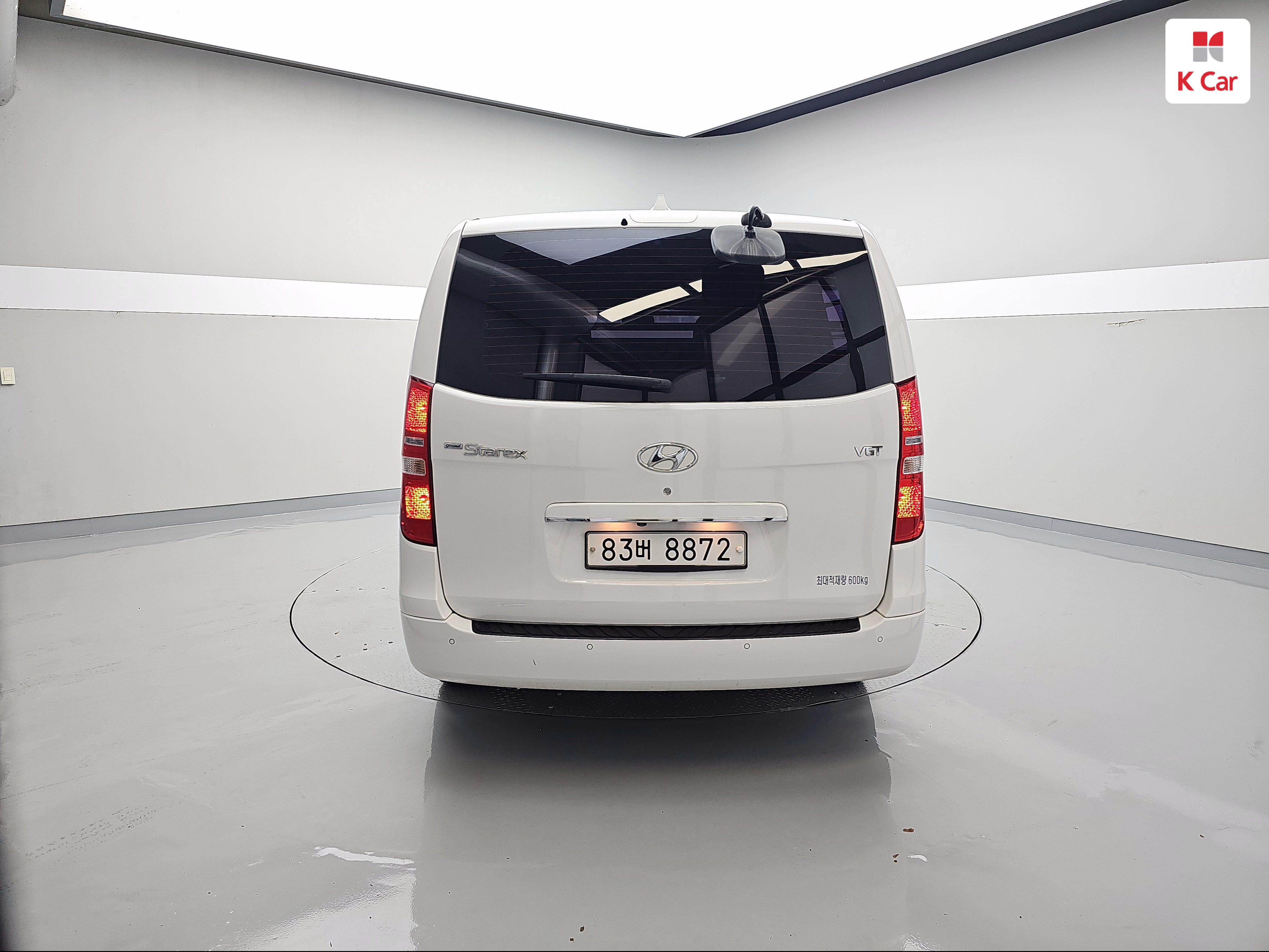 HYUNDAI Grand Starex 5-Seater Diesel Van