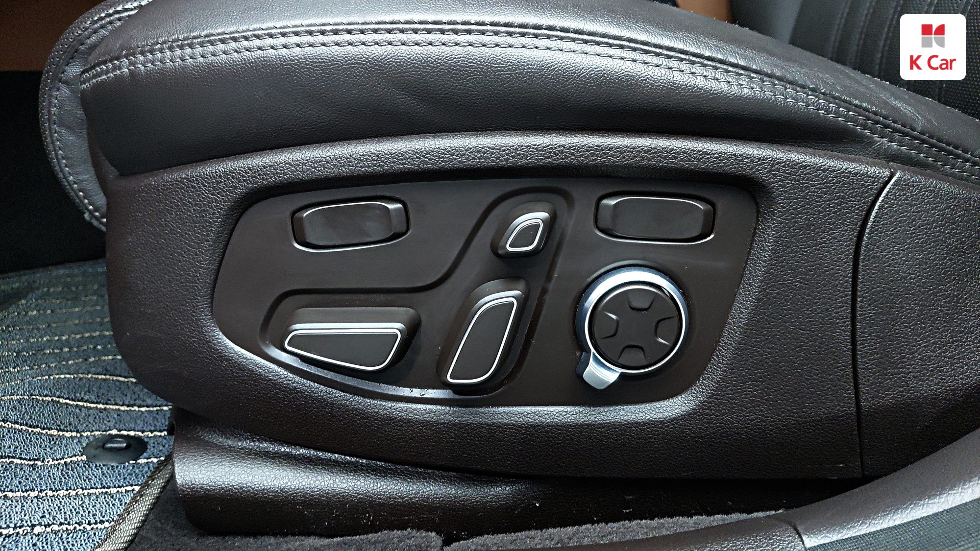 Genesis G90 бензин 4WD 3.8 Premium, миниатюра 30