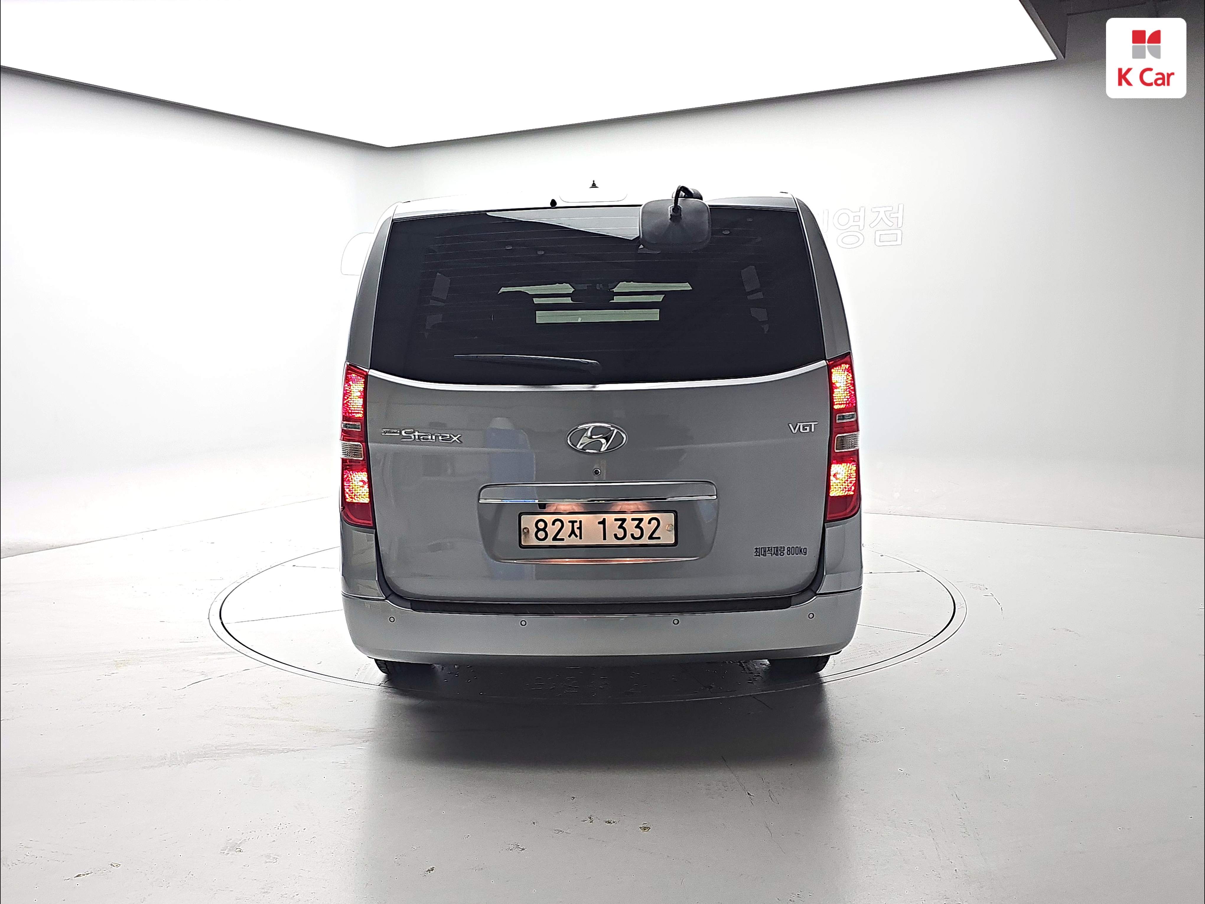 HYUNDAI The New Grand Starex 3-Seater Diesel Van