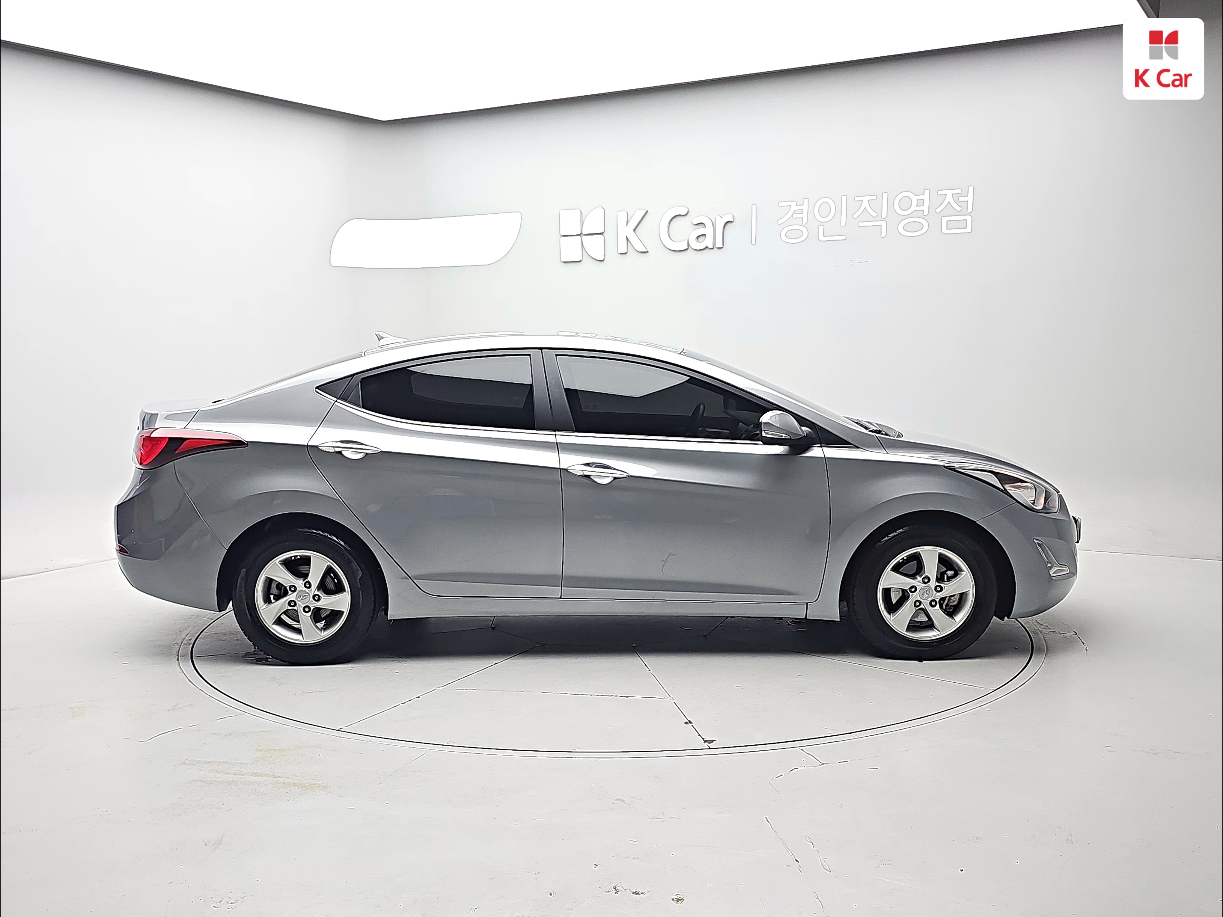HYUNDAI The New Avante MD 1.6 GDI