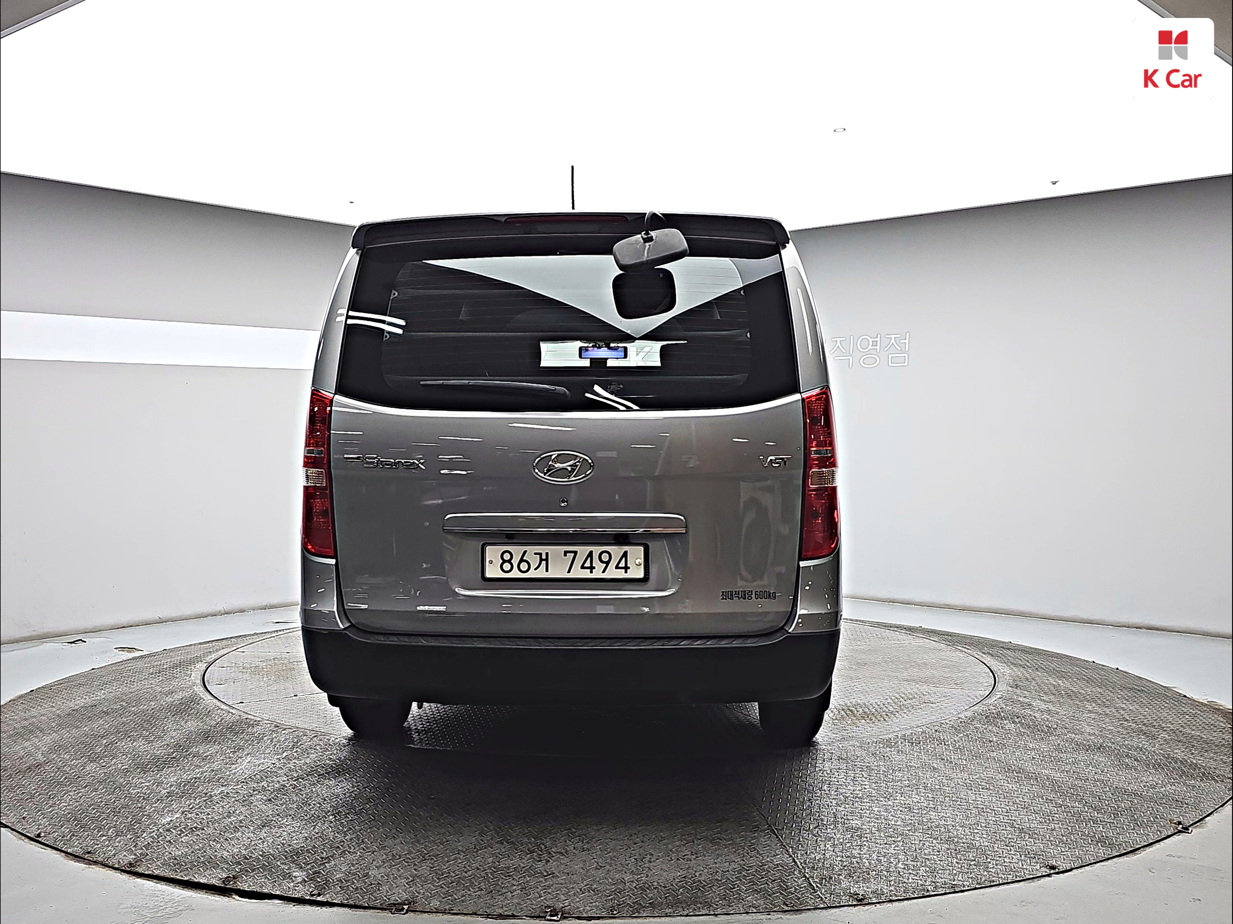 HYUNDAI Grand Starex 5-Seater Diesel Van