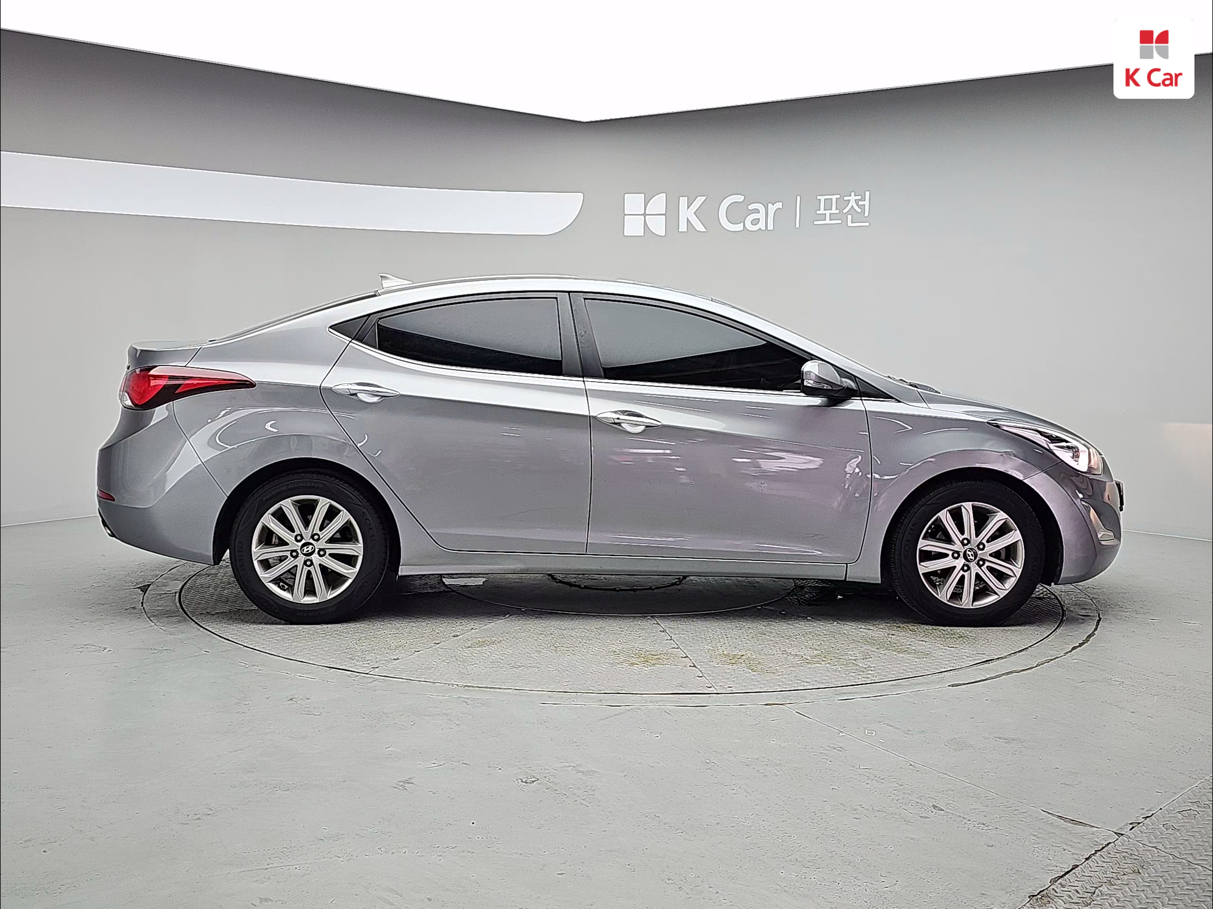 HYUNDAI The New Avante MD 1.6 GDI