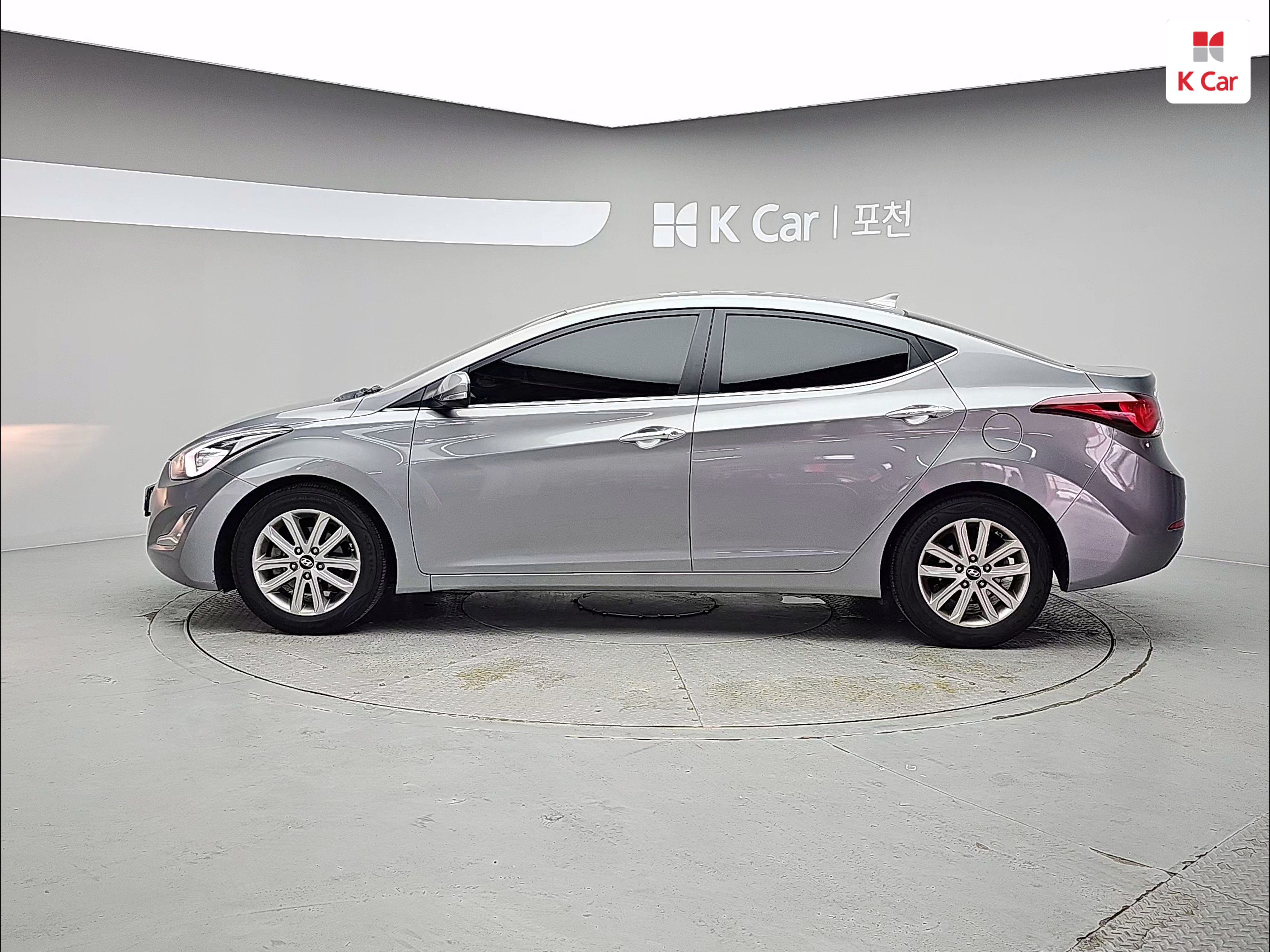 HYUNDAI The New Avante MD 1.6 GDI