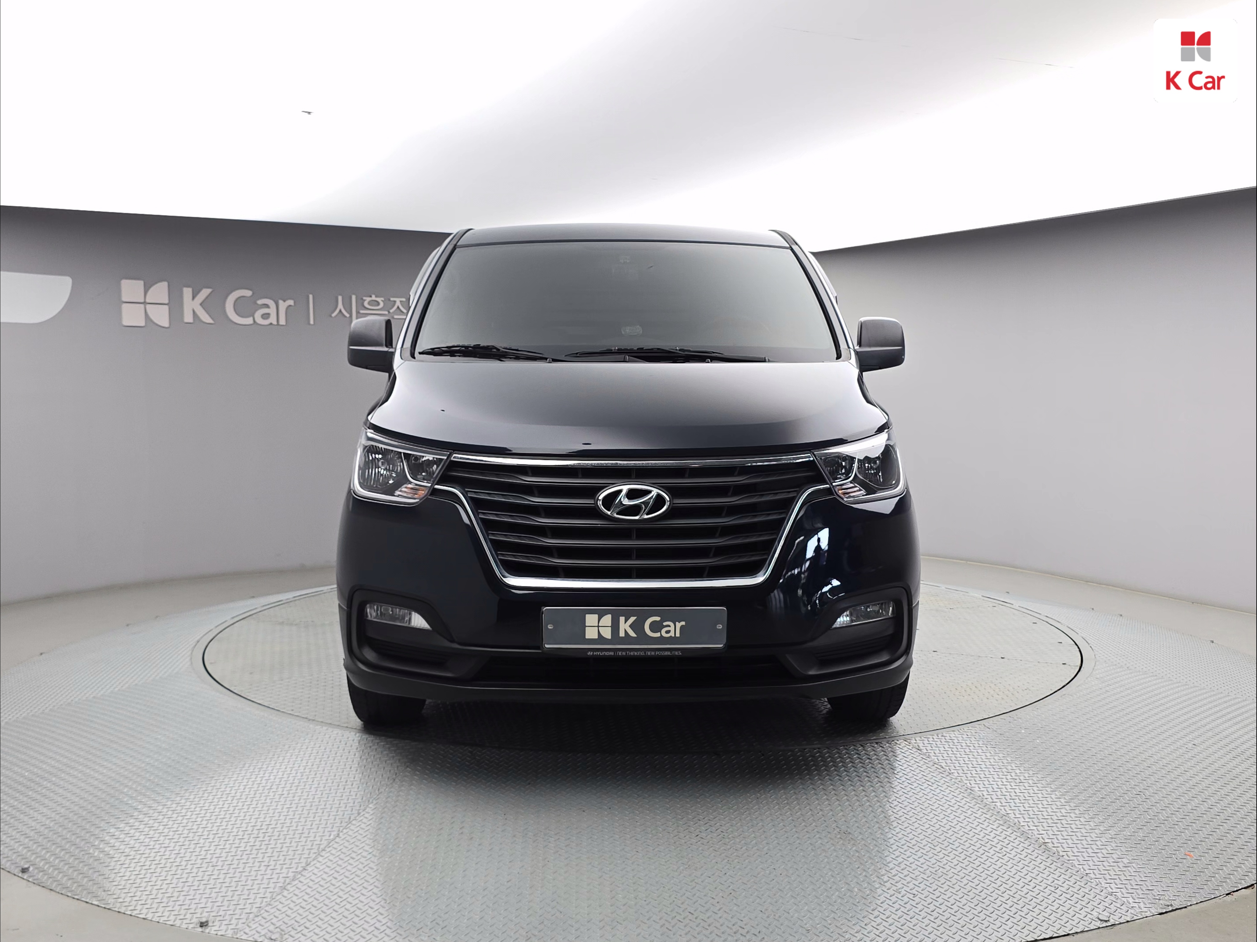 HYUNDAI The New Grand Starex 3-Seater Diesel Van