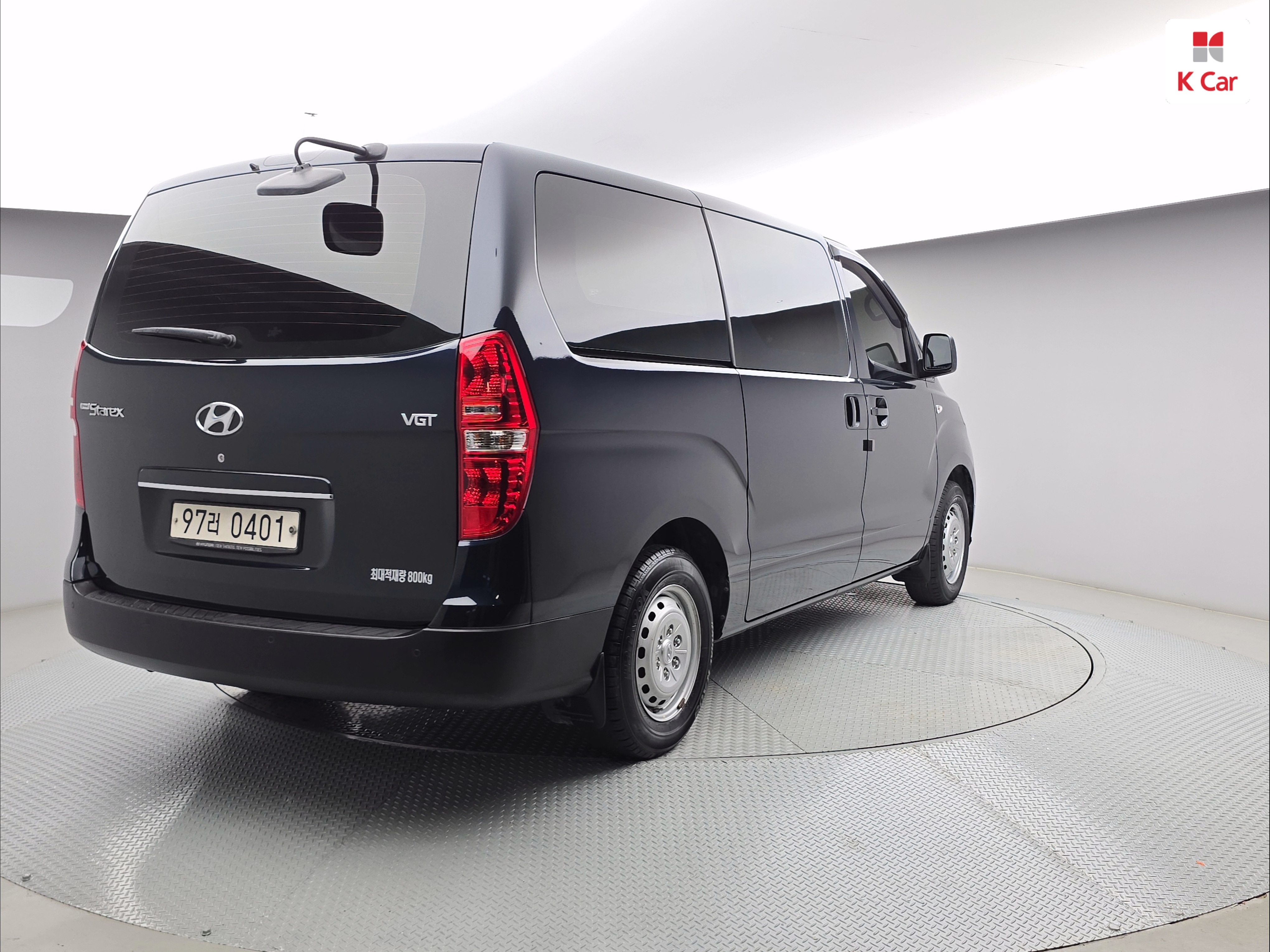 HYUNDAI The New Grand Starex 3-Seater Diesel Van
