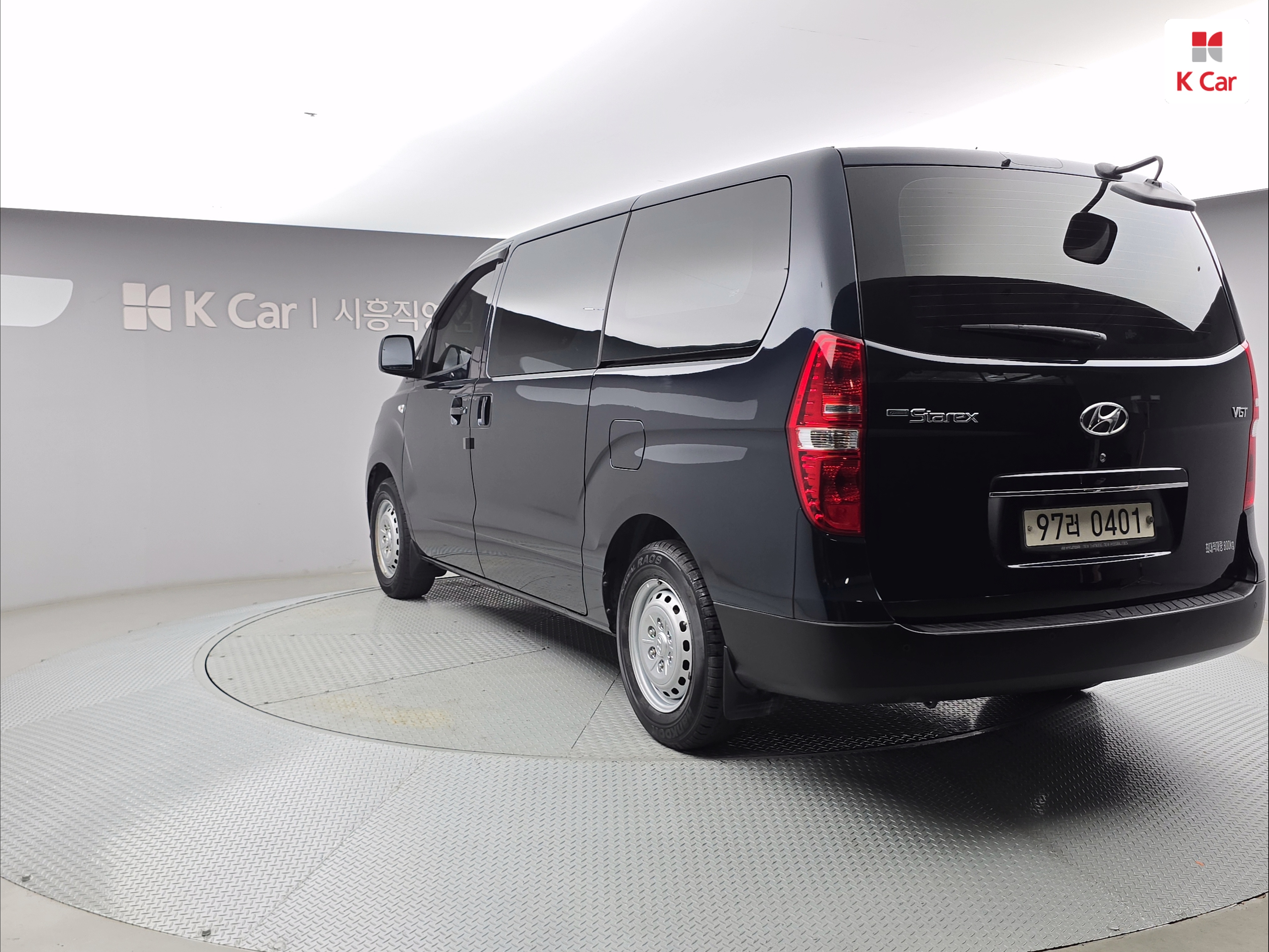 HYUNDAI The New Grand Starex 3-Seater Diesel Van