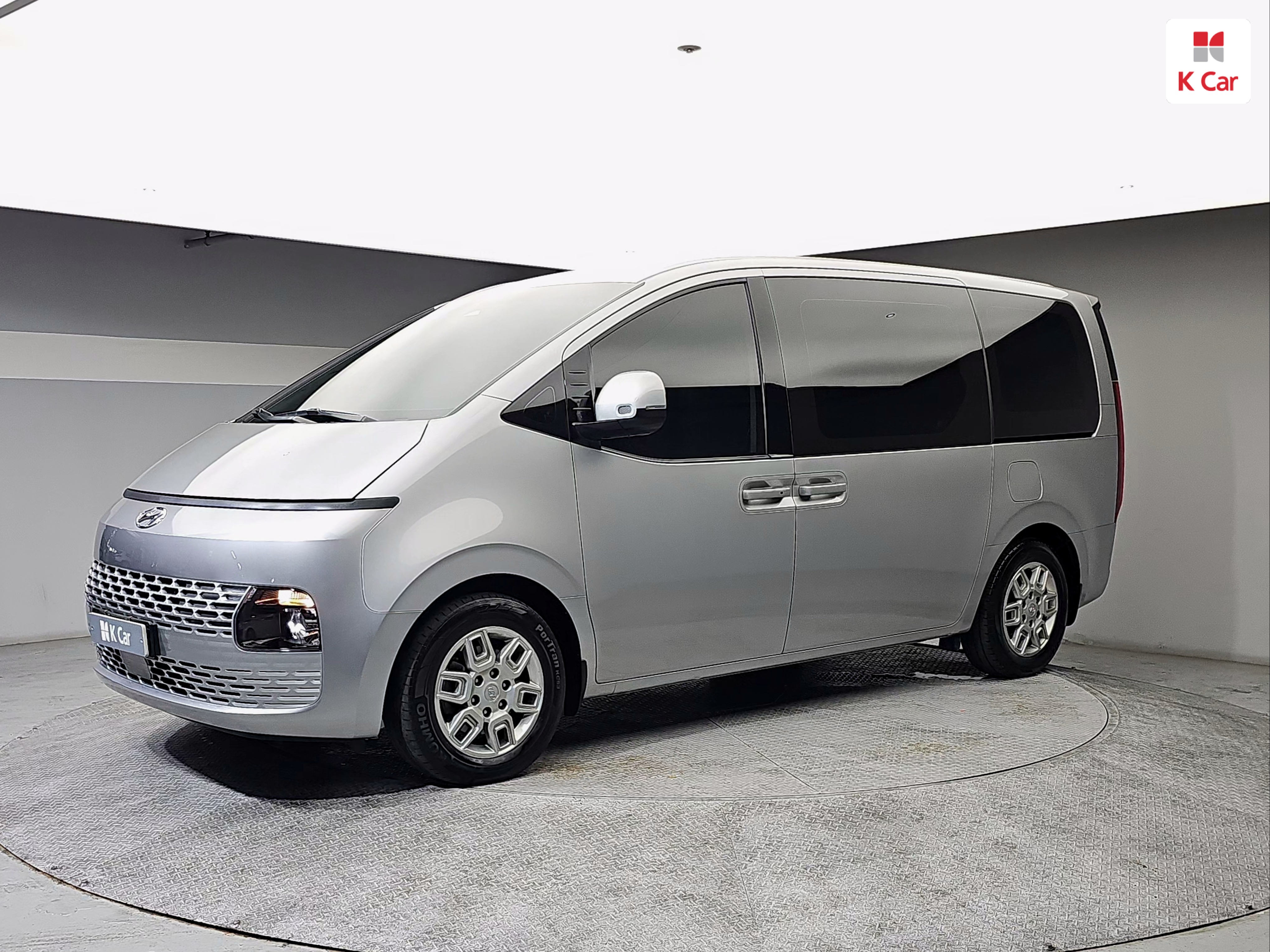 HYUNDAI Staria 2.2 Diesel Tourer 11-Seater 2W