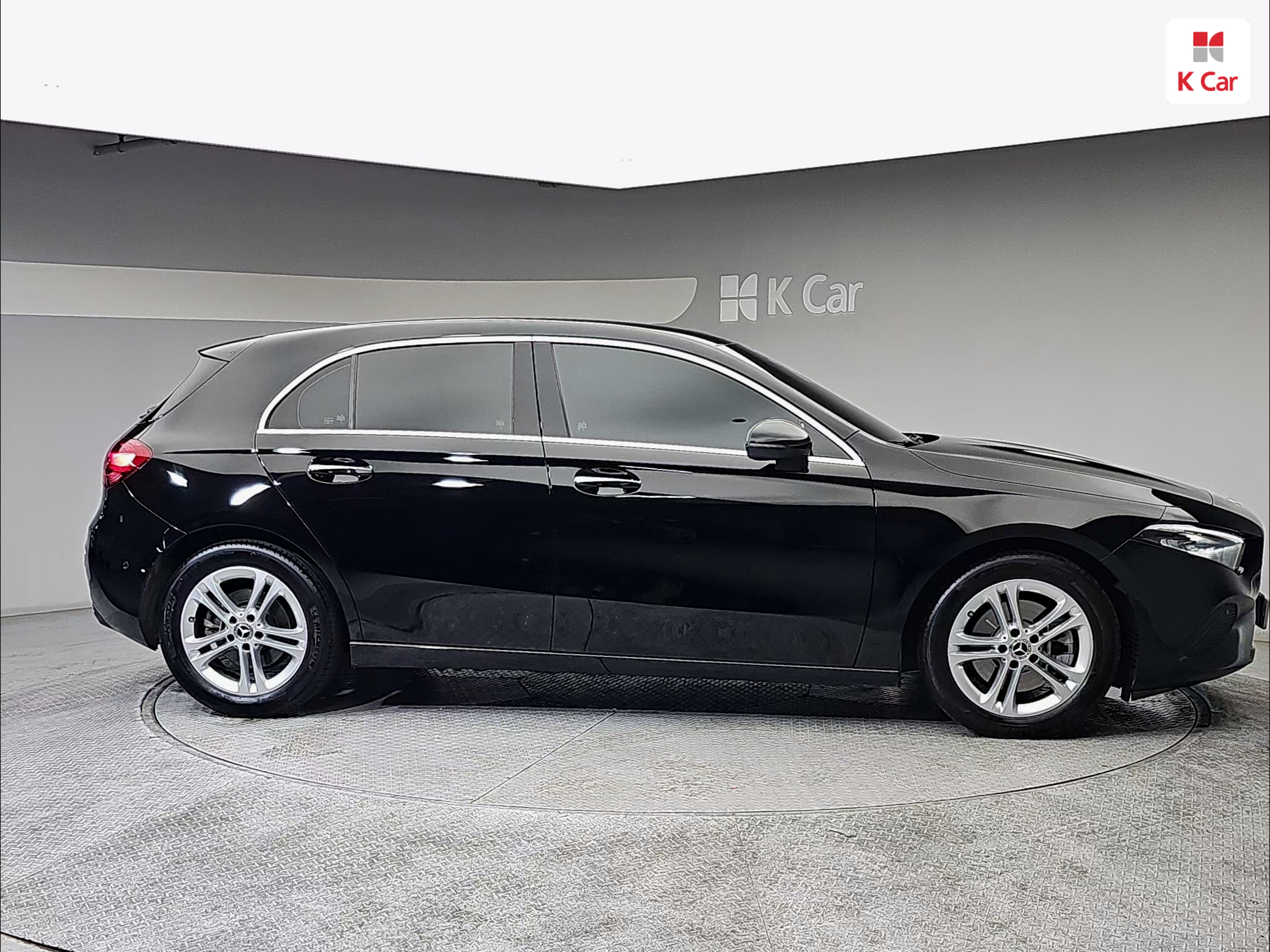 BENZ A-Class (4th Generation) A220