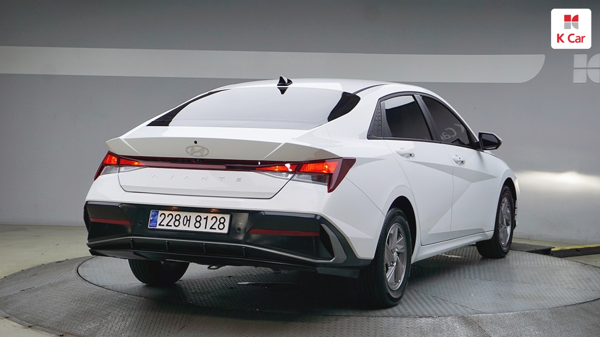 Hyundai Avante бензин 1.6, миниатюра 3
