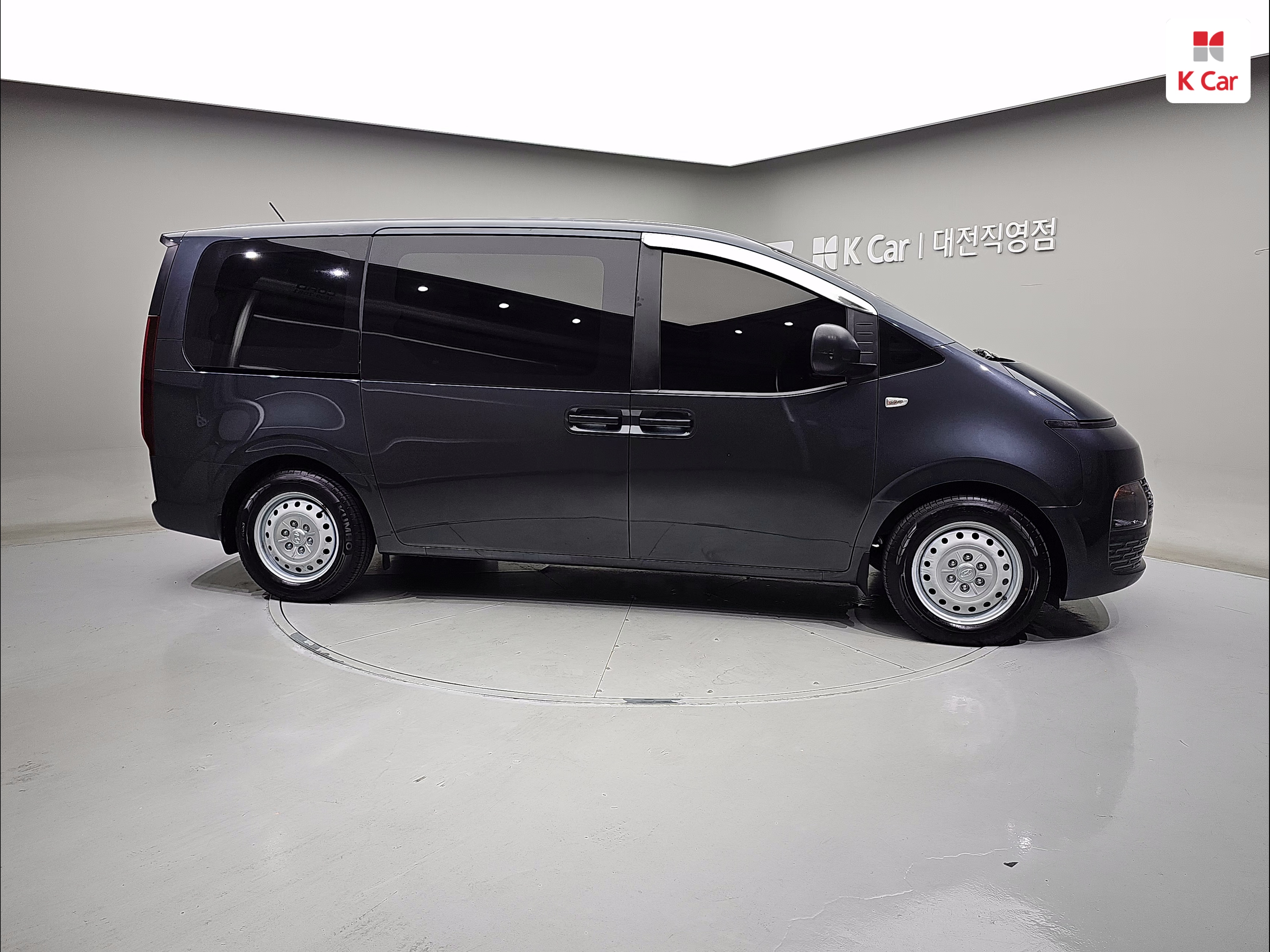 HYUNDAI Staria 2.2 Diesel Tourer 11-Seater 2W