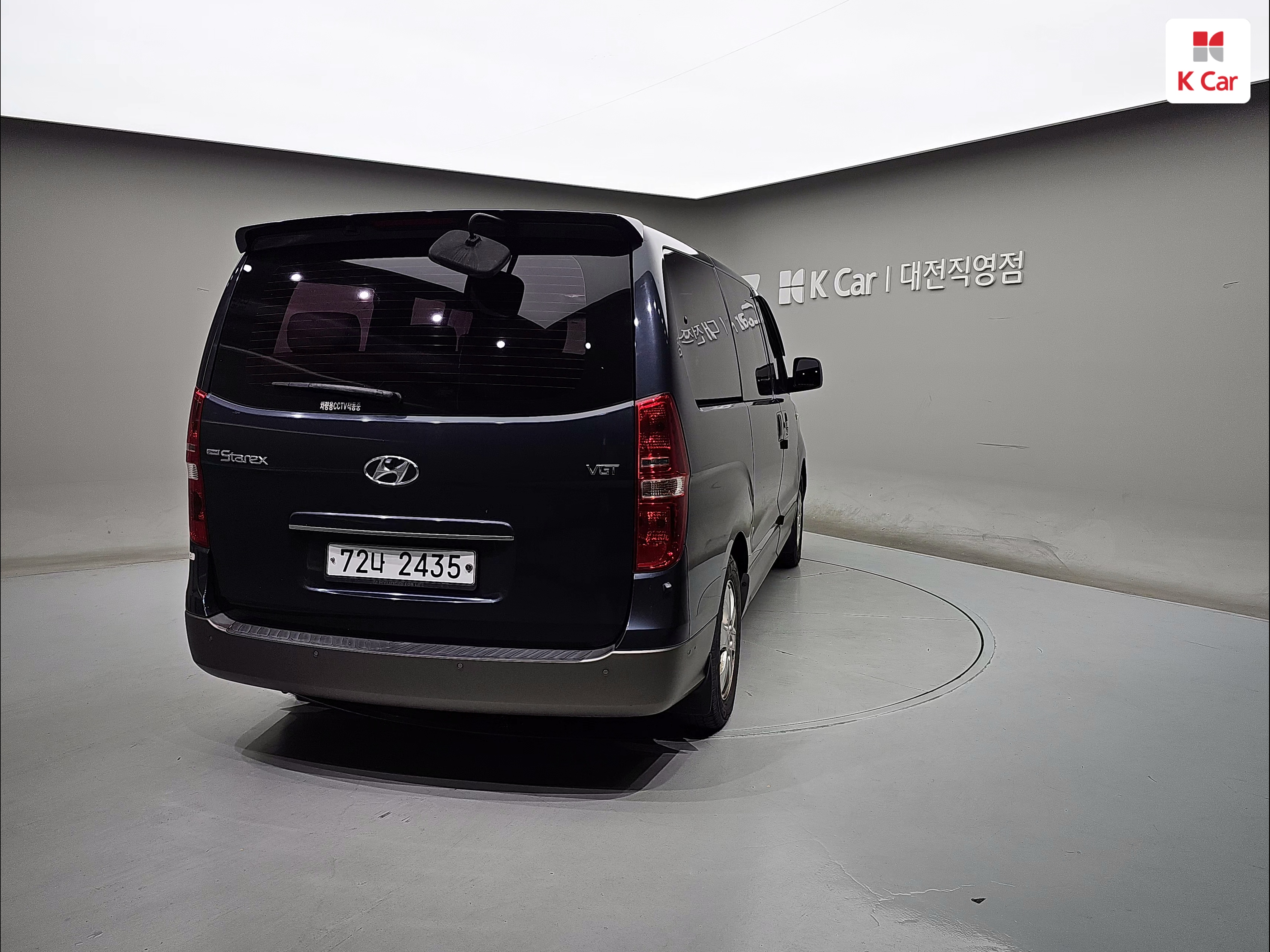 HYUNDAI Grand Starex 11-Seater Diesel