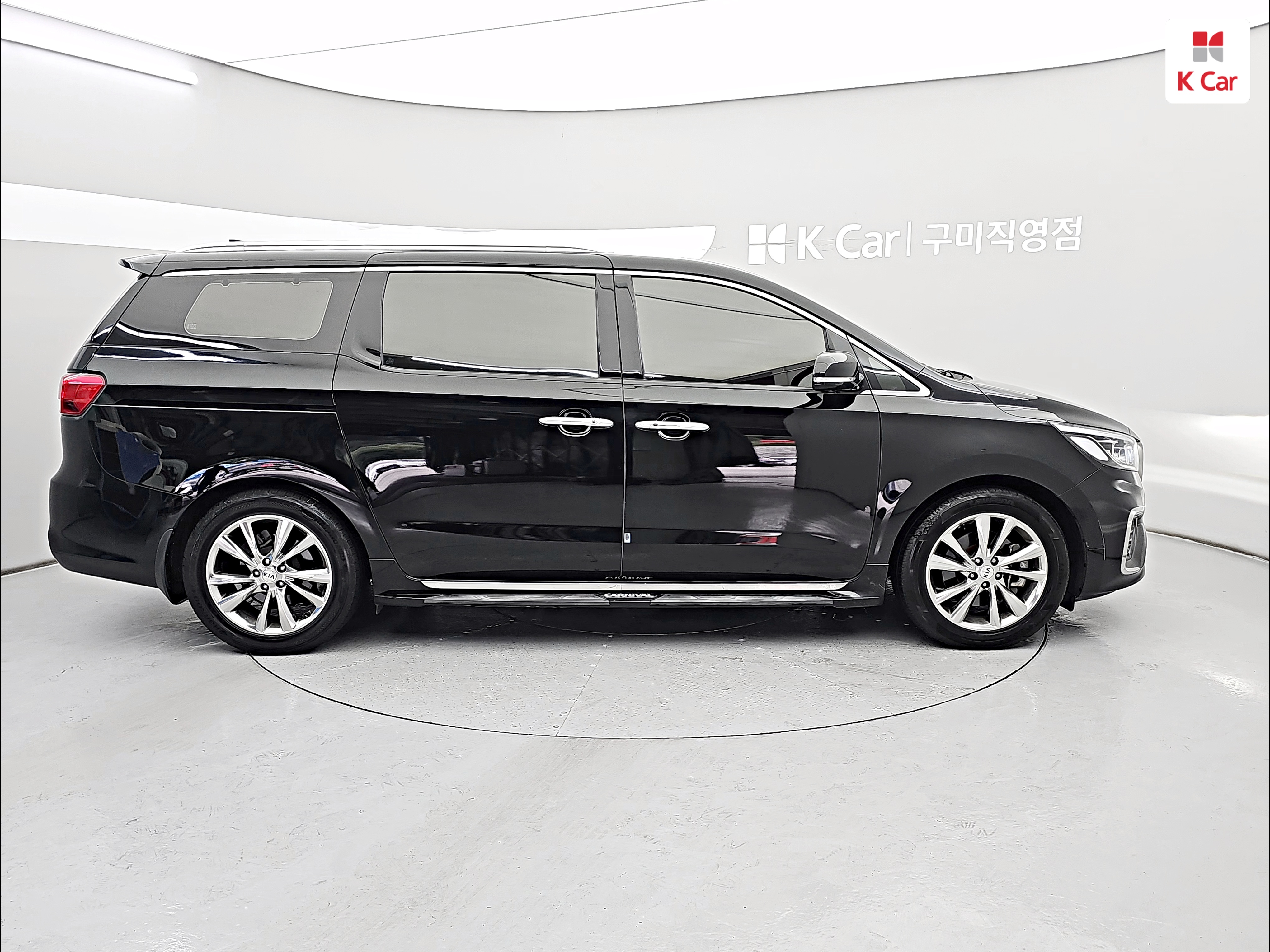 KIA The New Carnival 9-Seater Gasoline