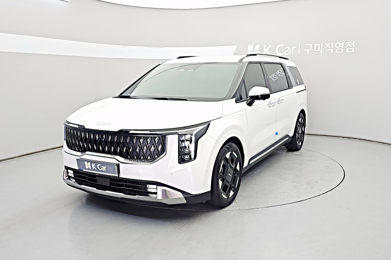 Kia Carnival дизель 2.2 7 мест Signature