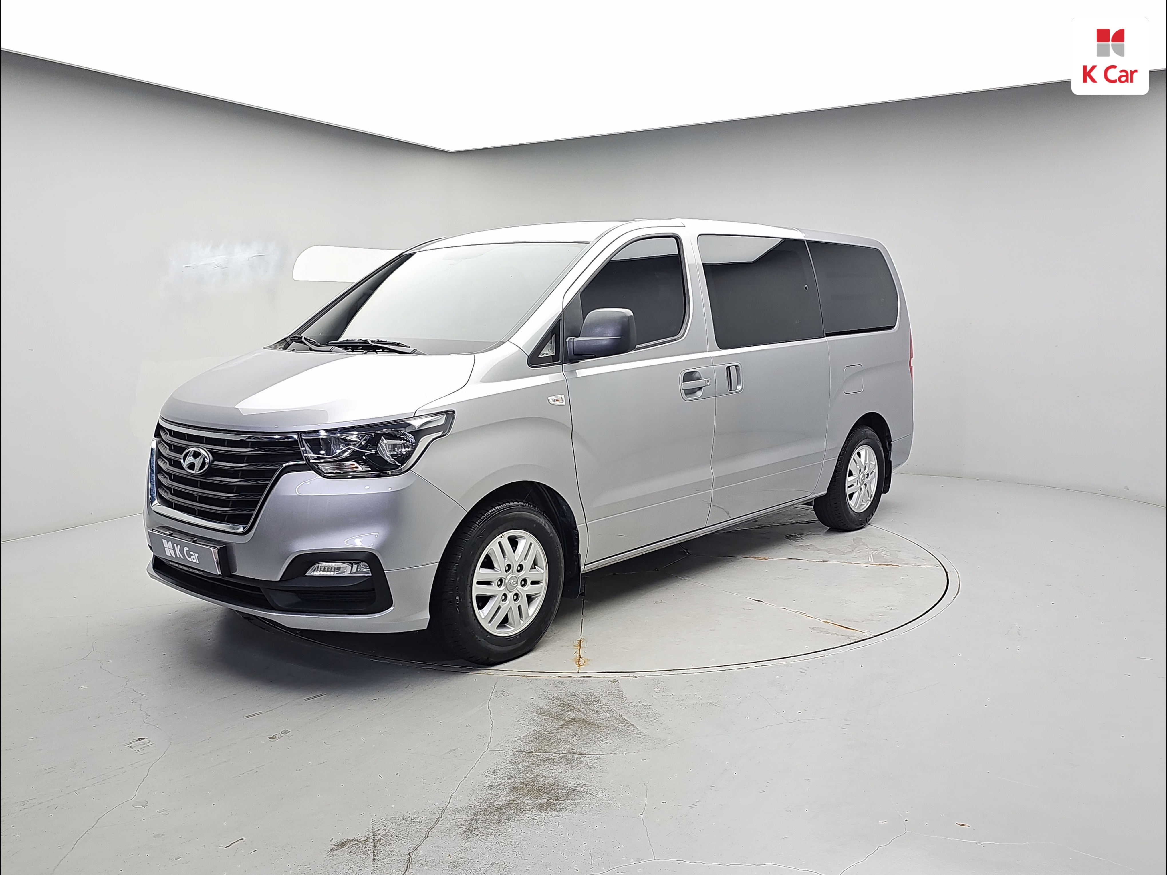 HYUNDAI The New Grand Starex 5-Seater Diesel Van