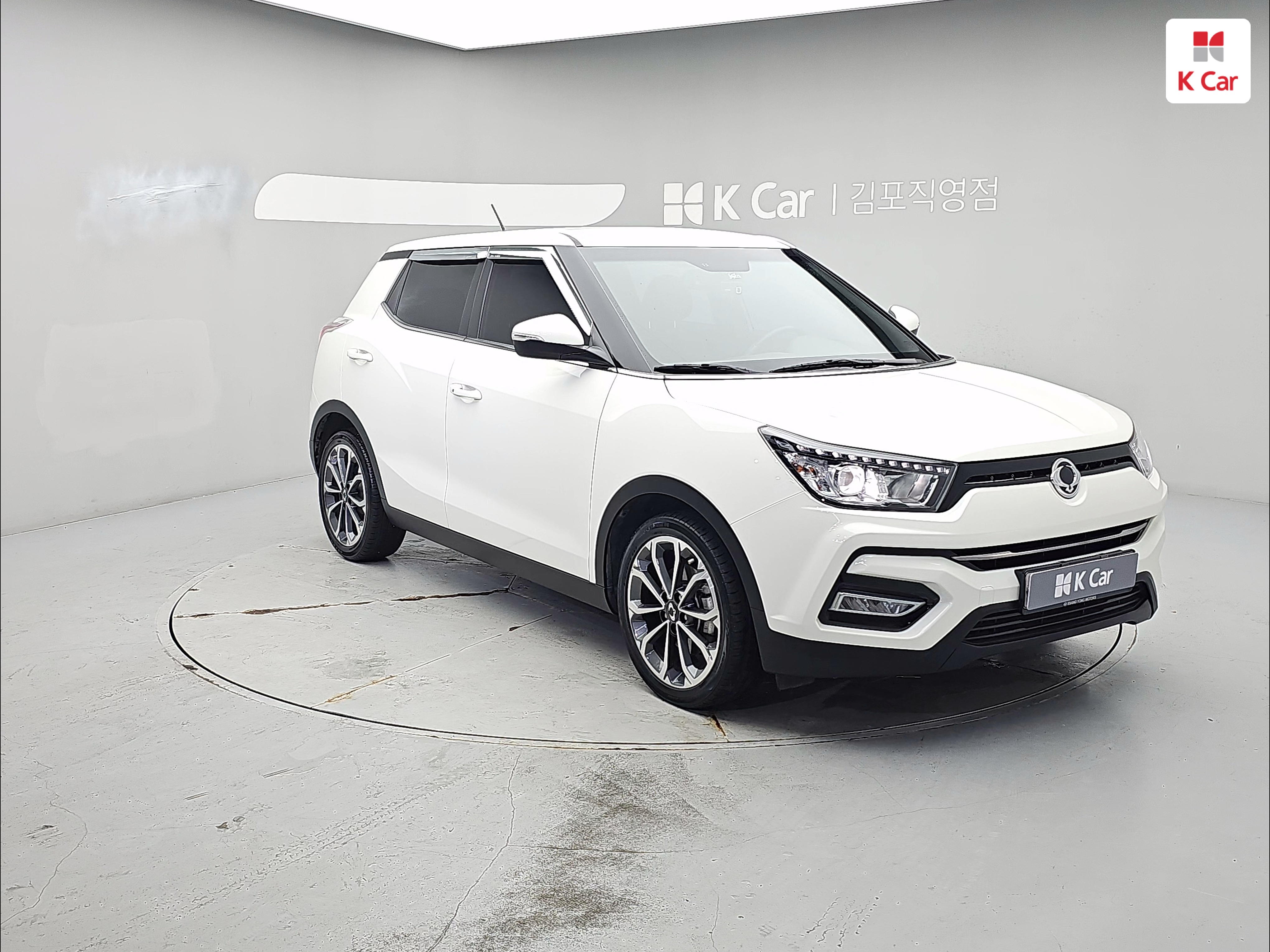 KG MOBILITY(SSANGYONG) Tivoli Armour 1.6 Gasoline