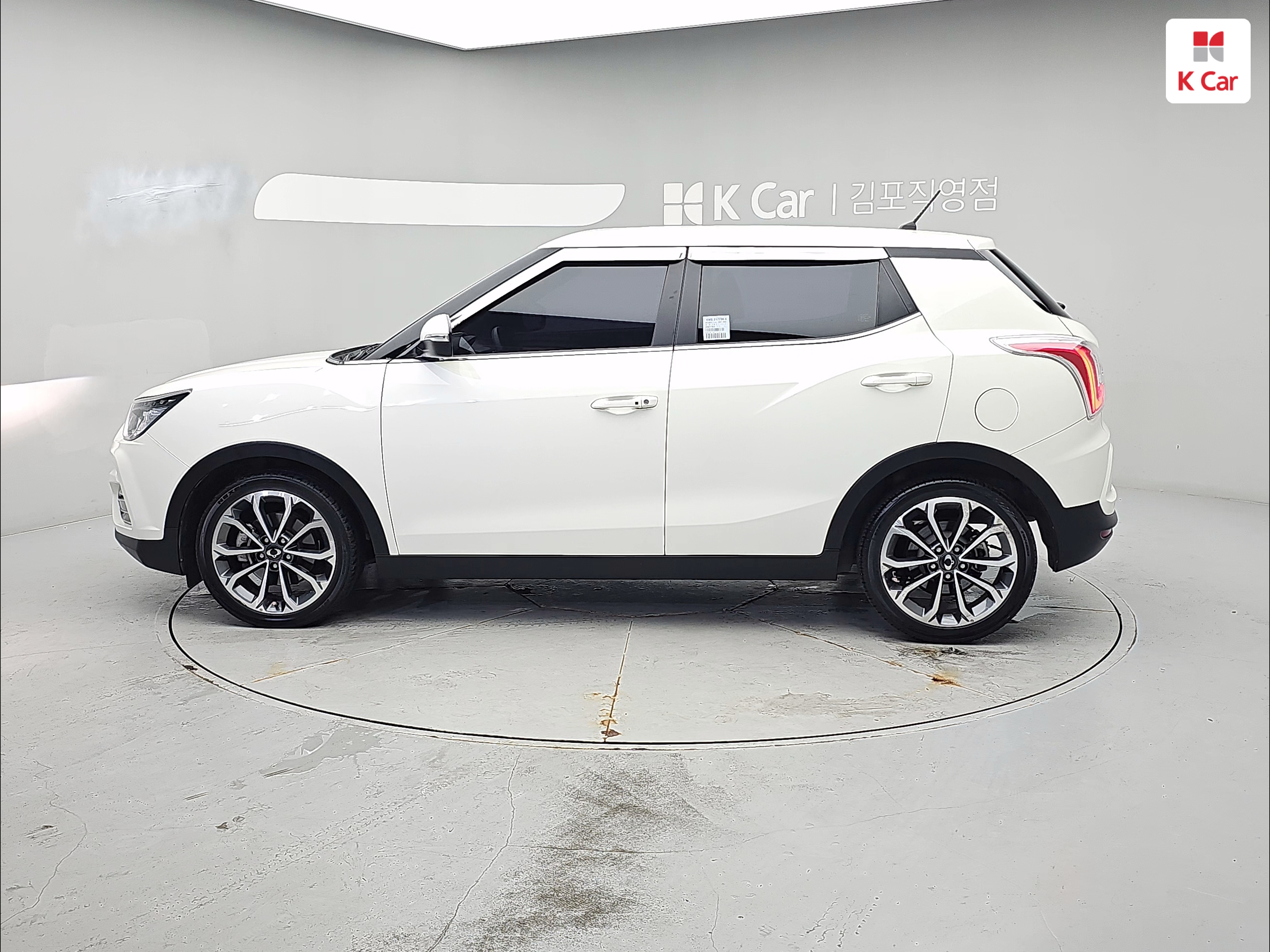 KG MOBILITY(SSANGYONG) Tivoli Armour 1.6 Gasoline