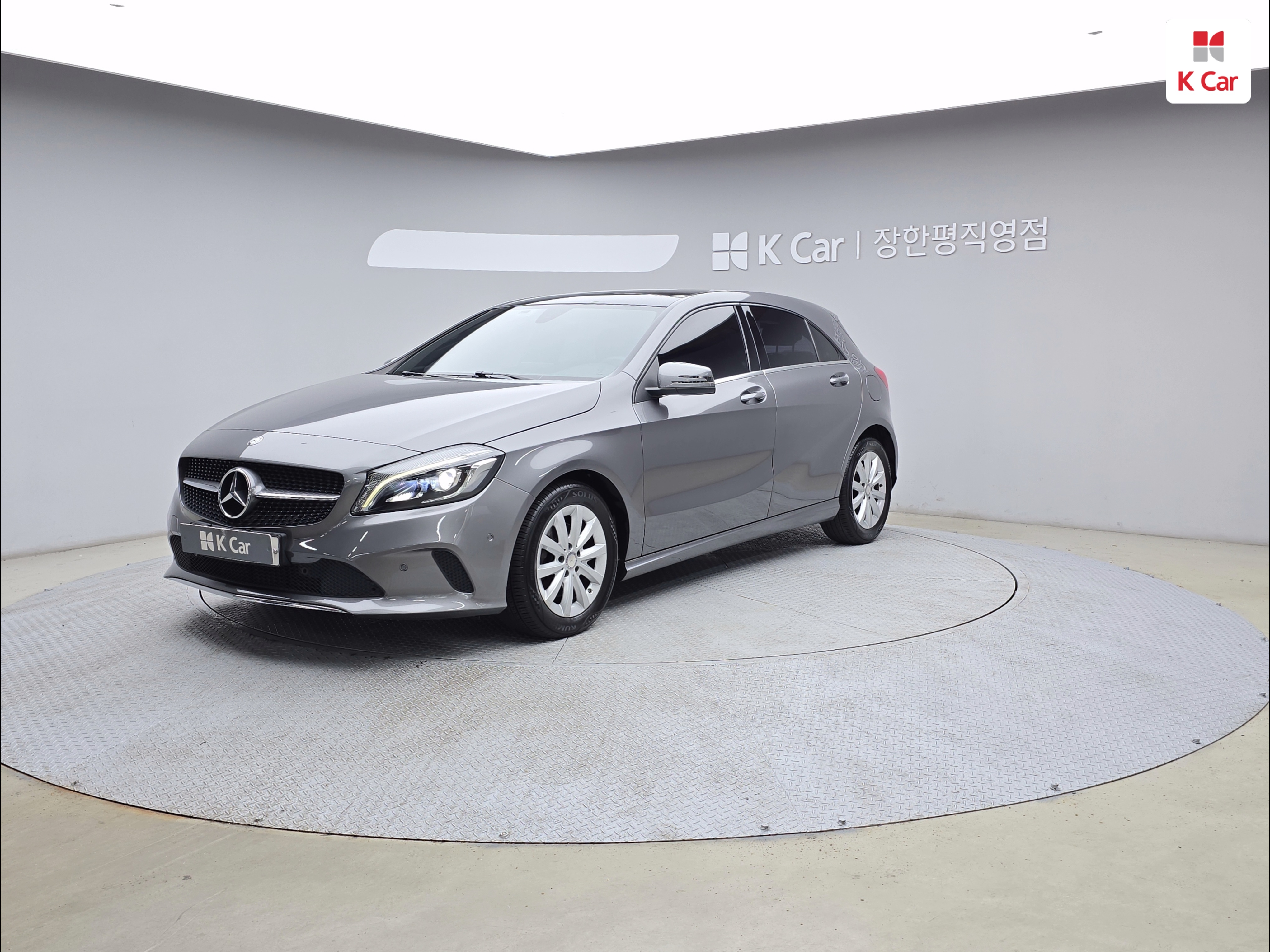 BENZ A-Class (3rd Generation) A200