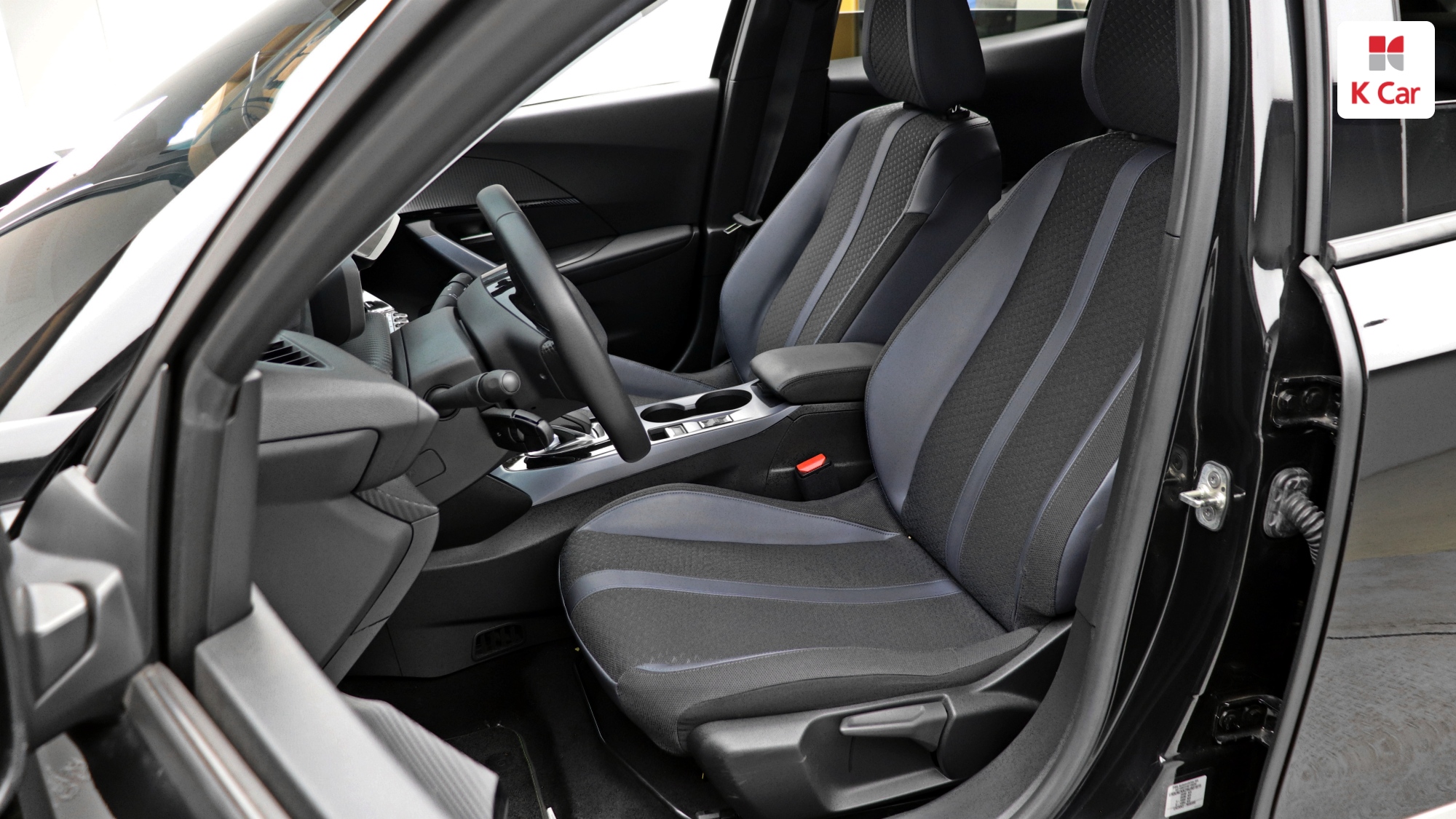 Peugeot E-2008, миниатюра 3