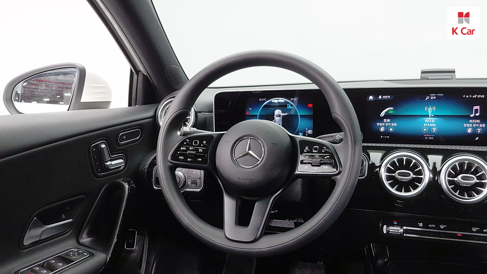 Mercedes-Benz A-Class бензин 4WD A250 4MATIC, миниатюра 24