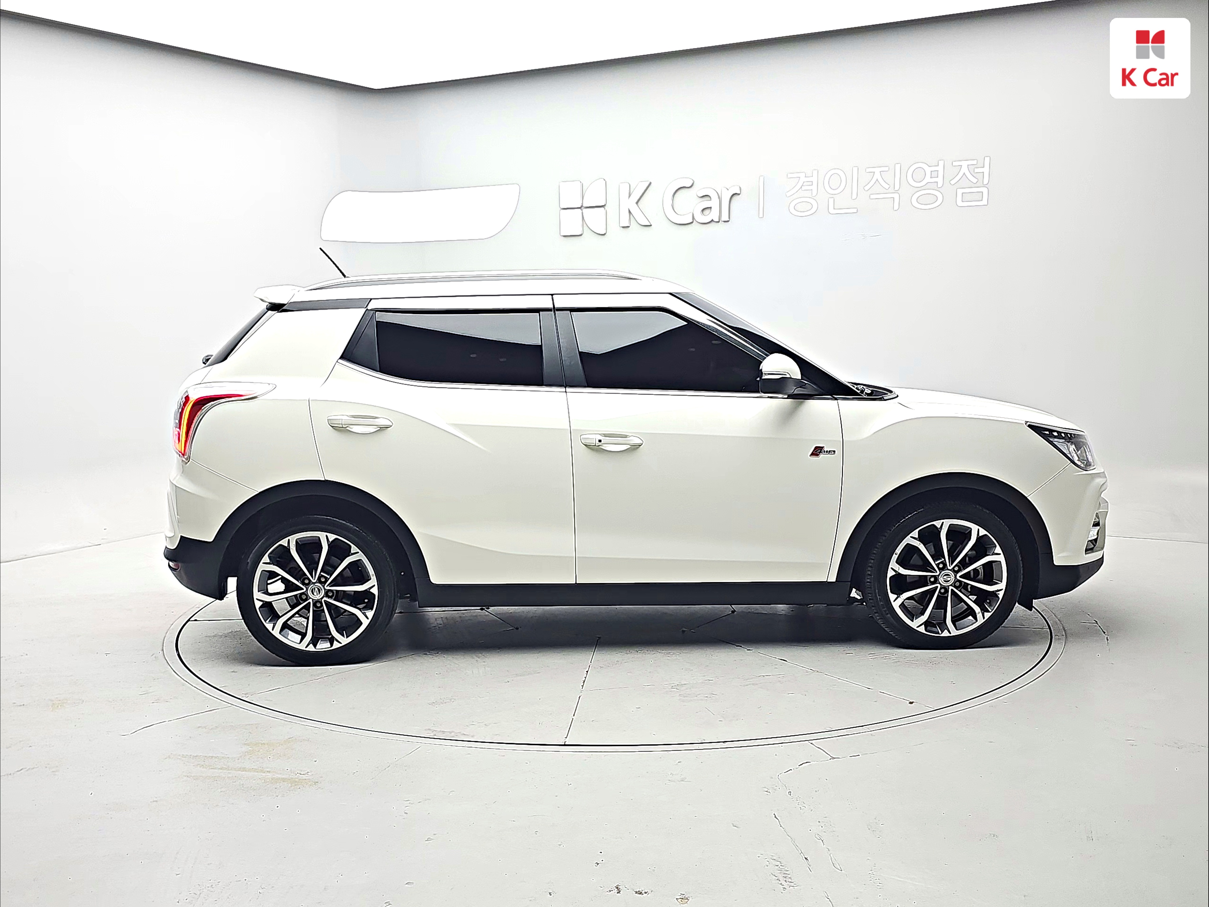 KG MOBILITY(SSANGYONG) Tivoli Armour 1.6 Gasoline 4WD