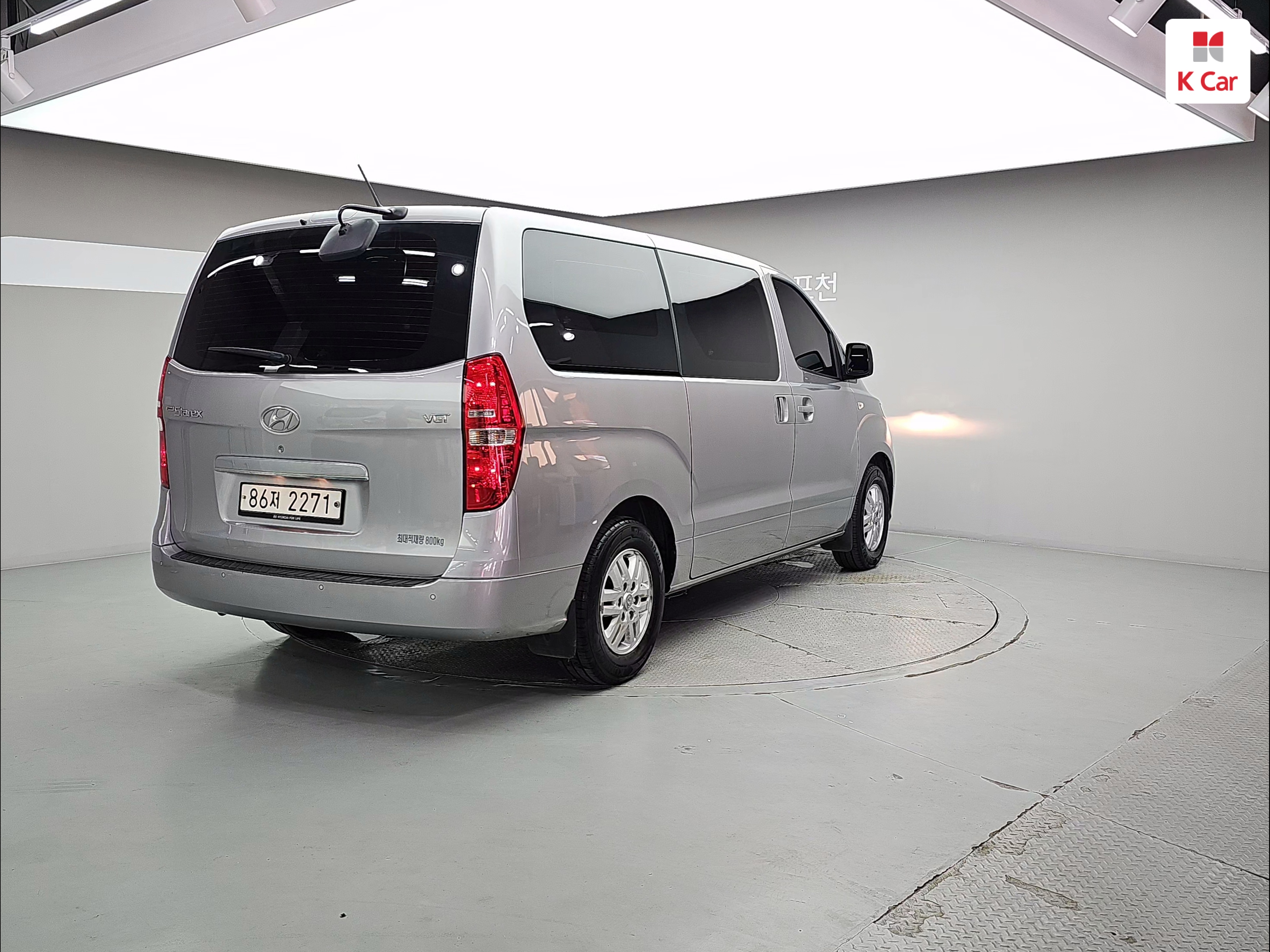 HYUNDAI The New Grand Starex 3-Seater Diesel Van