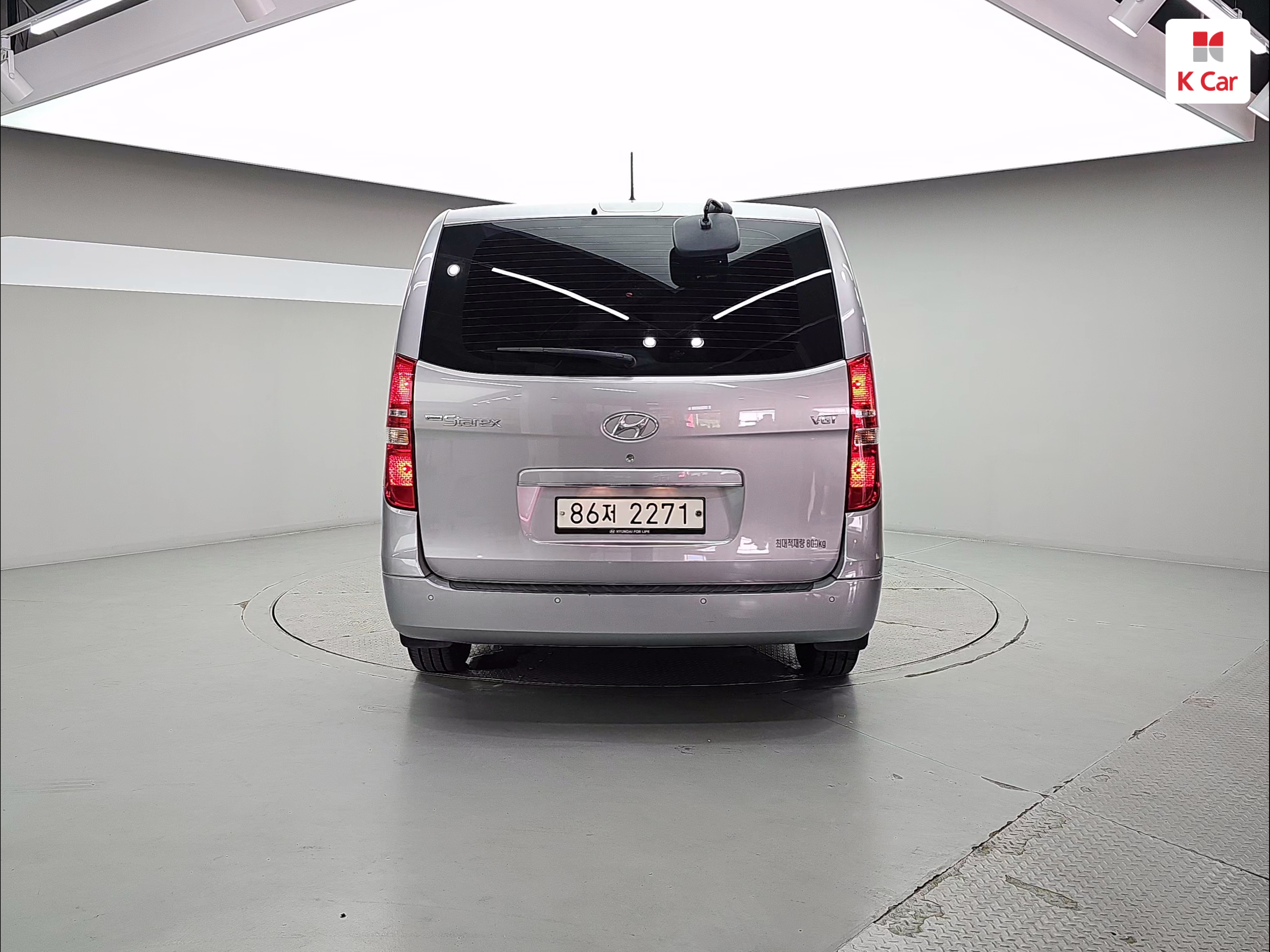 HYUNDAI The New Grand Starex 3-Seater Diesel Van