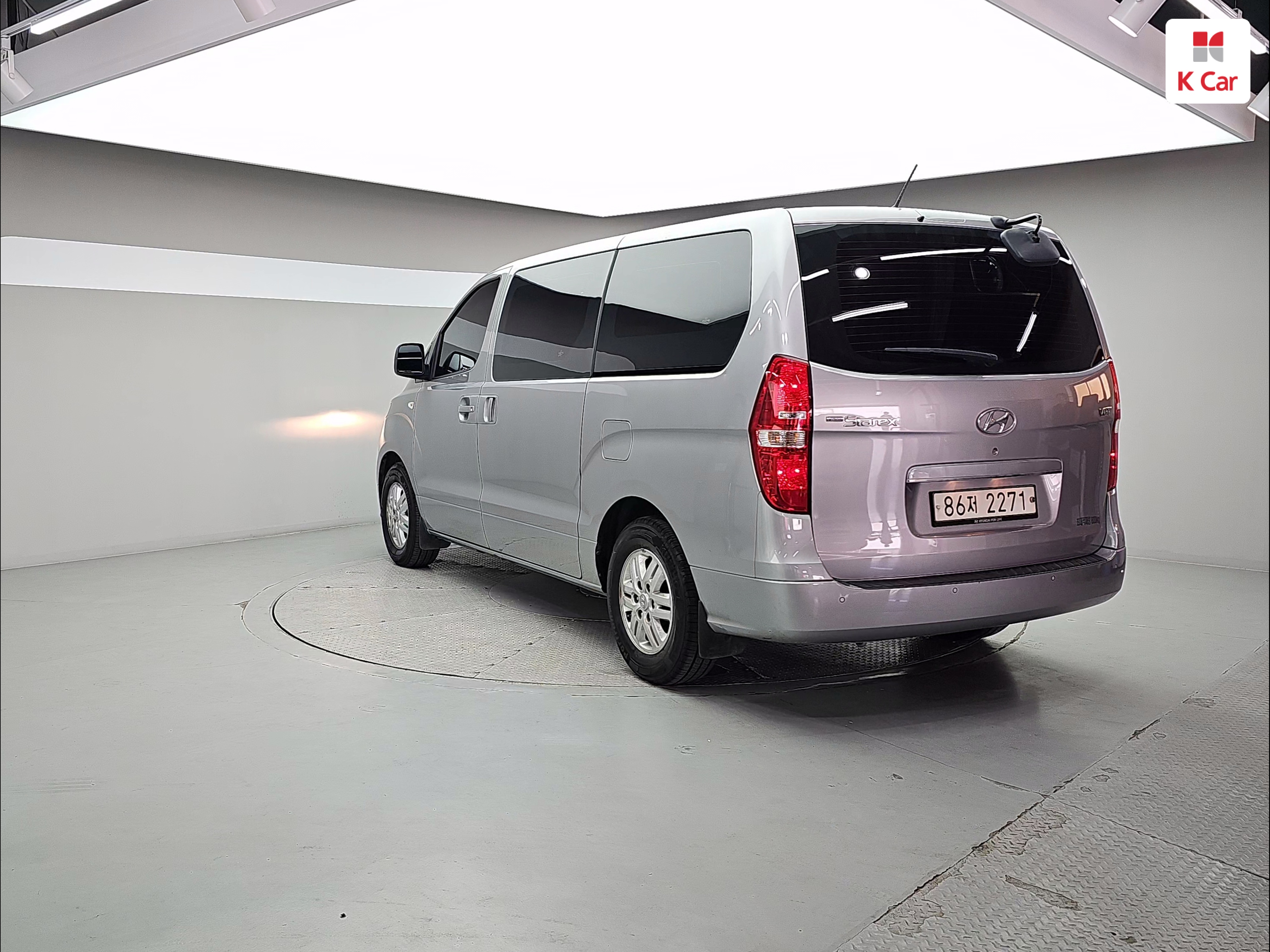 HYUNDAI The New Grand Starex 3-Seater Diesel Van