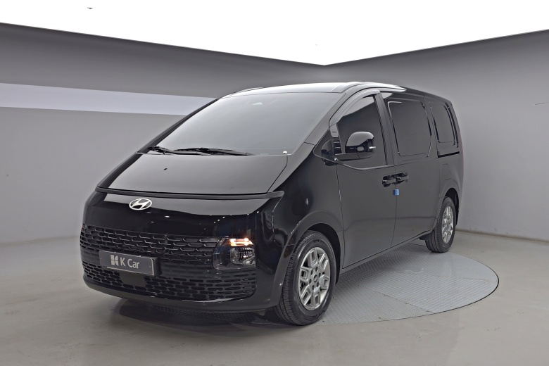 Hyundai Staria дизель 2.2 3 мест Modern