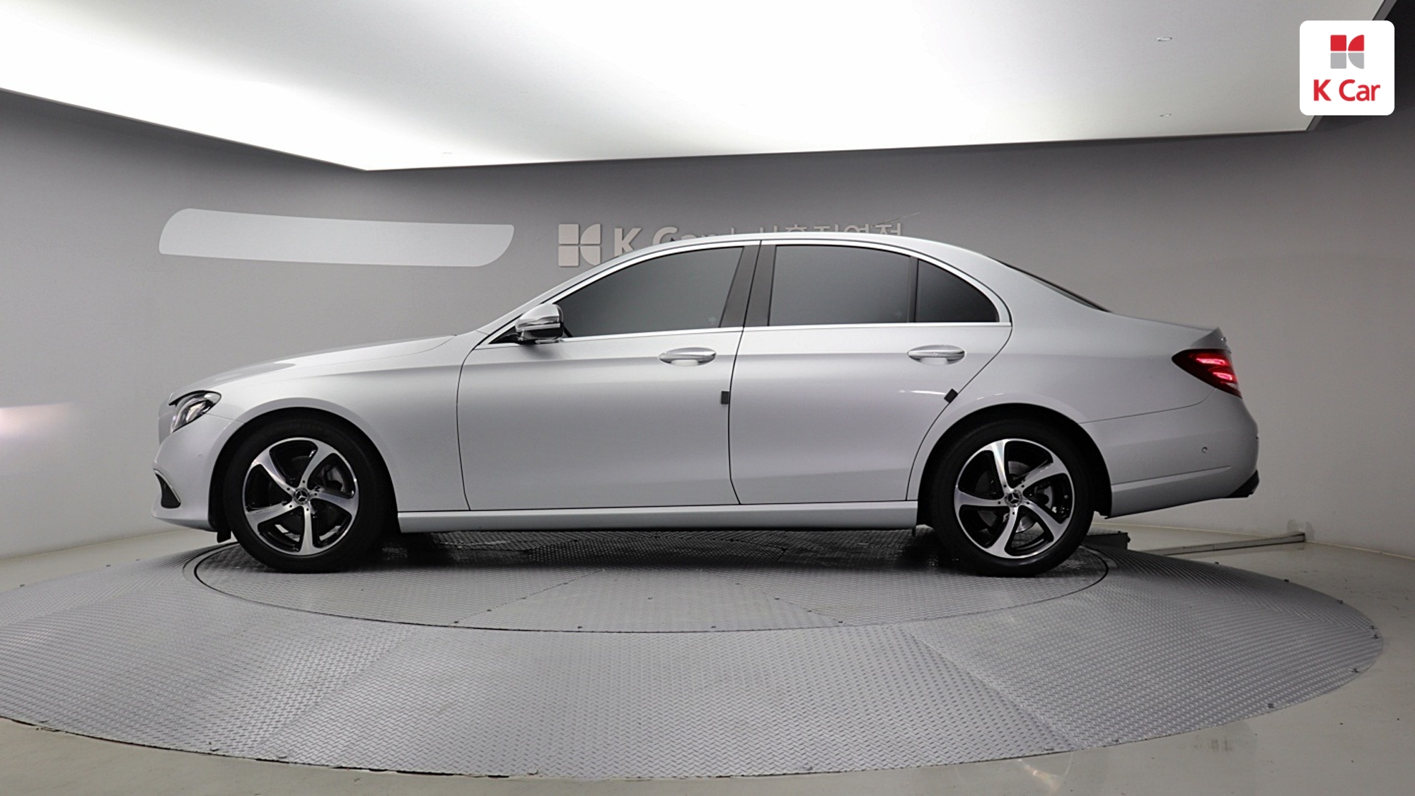 Mercedes-Benz E-Class E250, миниатюра 8