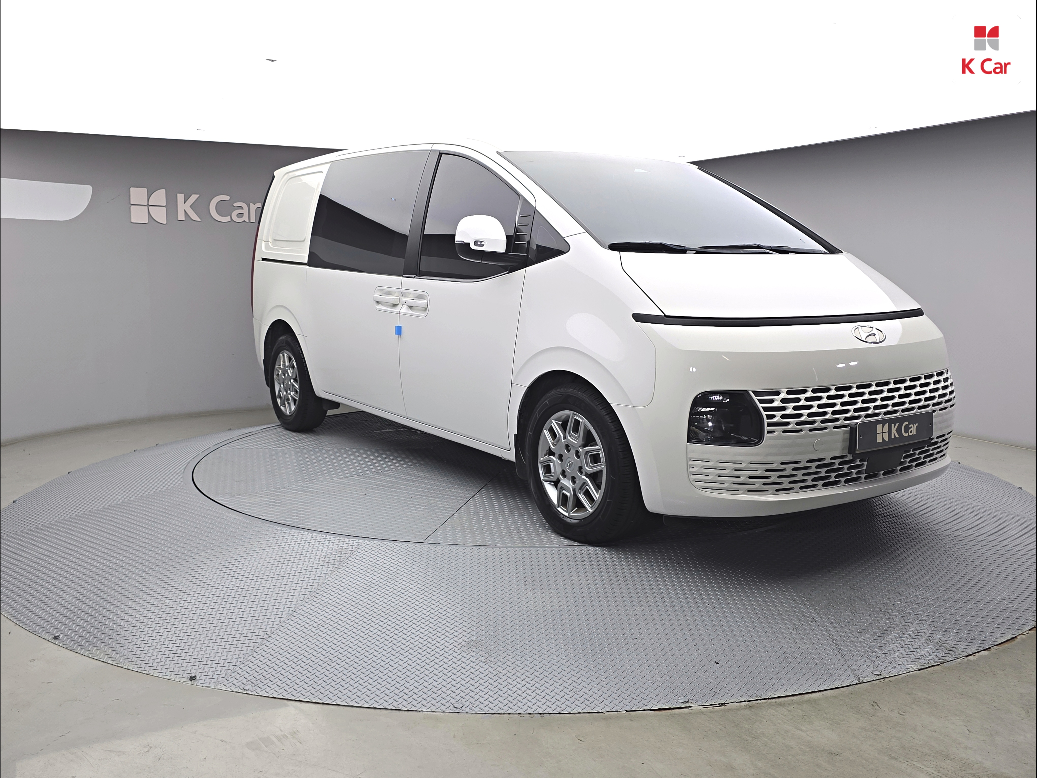 HYUNDAI Staria 2.2 Diesel Cargo 5-Seater