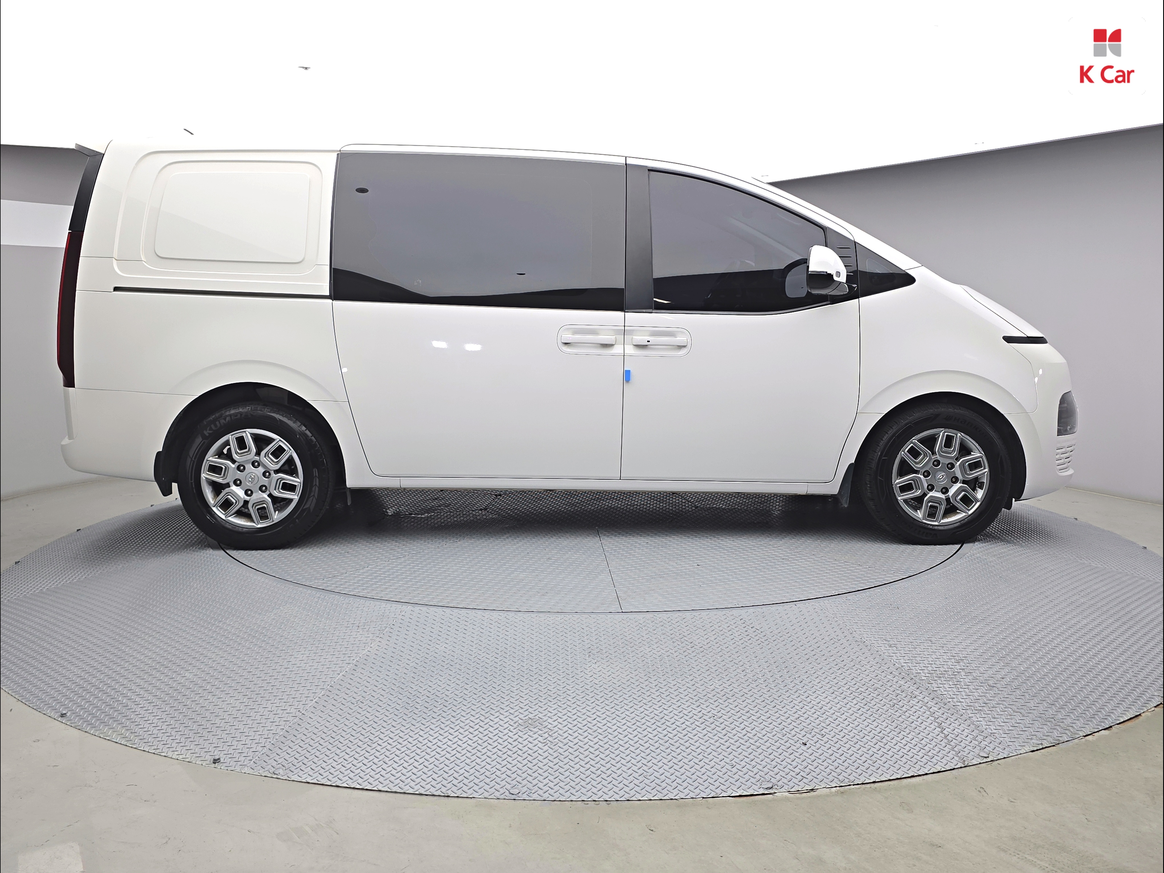 HYUNDAI Staria 2.2 Diesel Cargo 5-Seater