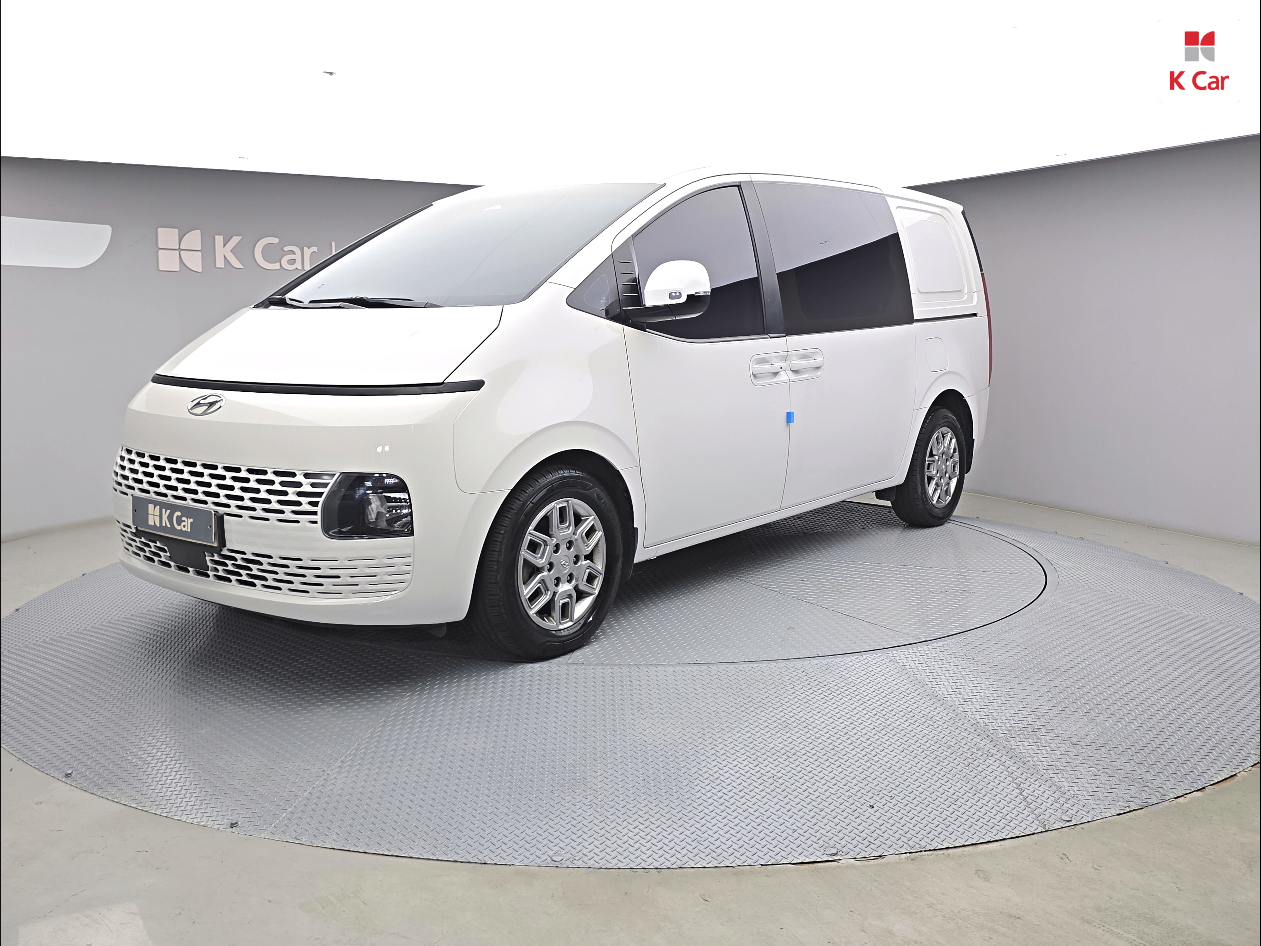 HYUNDAI Staria 2.2 Diesel Cargo 5-Seater
