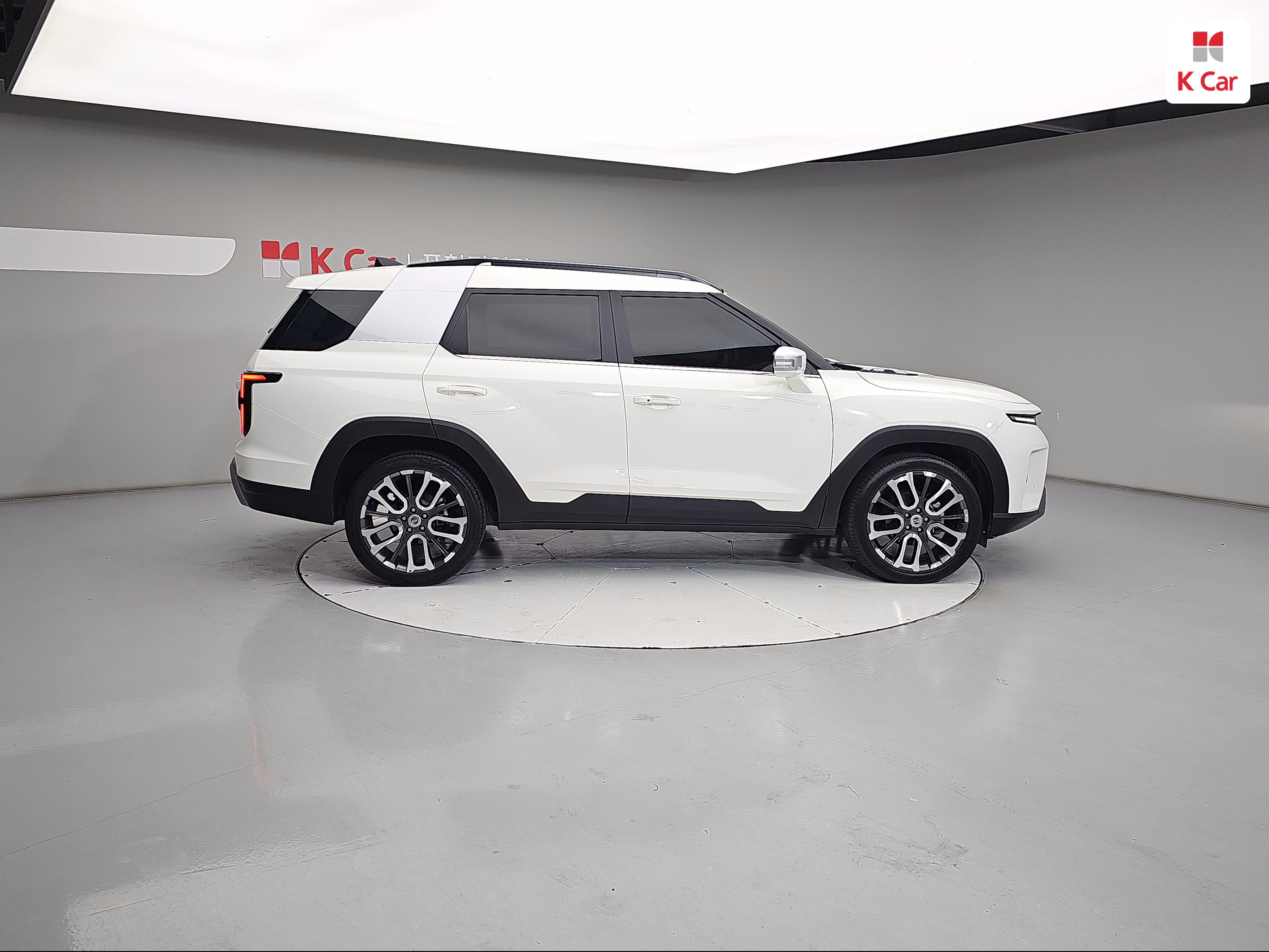 KGM 토레스 가솔린 1.5 4WD T7