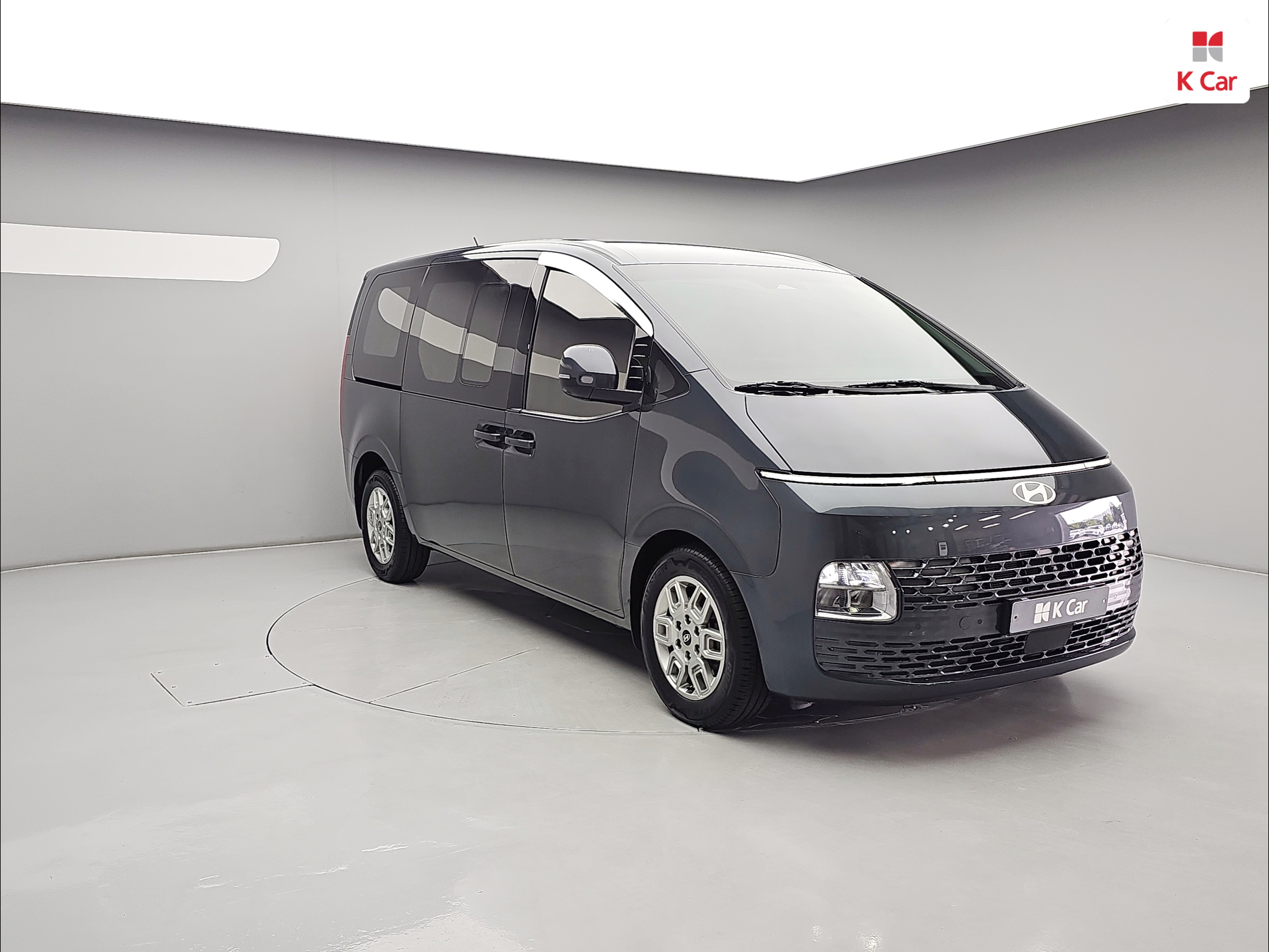 HYUNDAI Staria 3.5 LPG Cargo 5-Seater