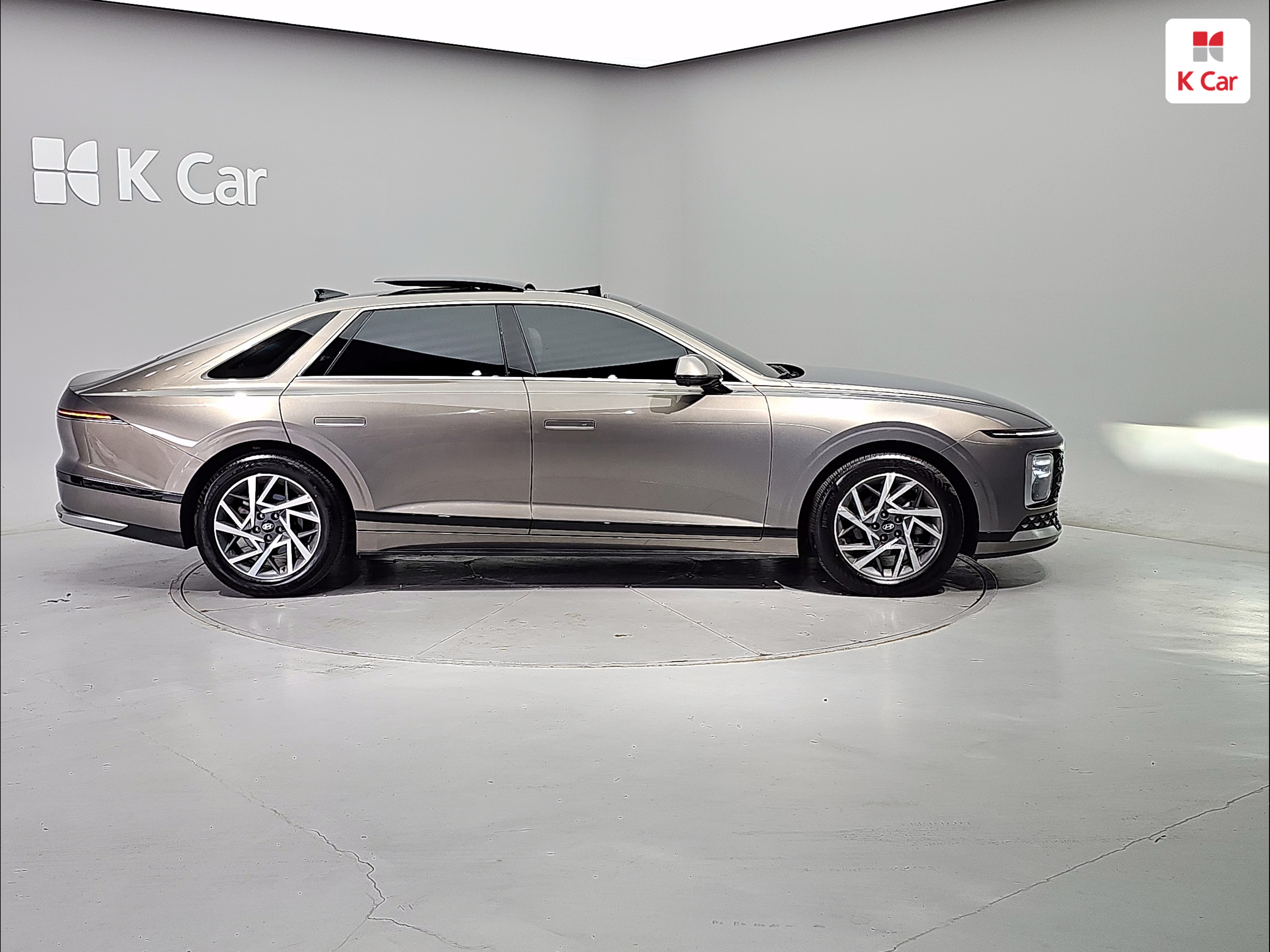 HYUNDAI The All New Grandeur Hybrid 1.6 Hybrid
