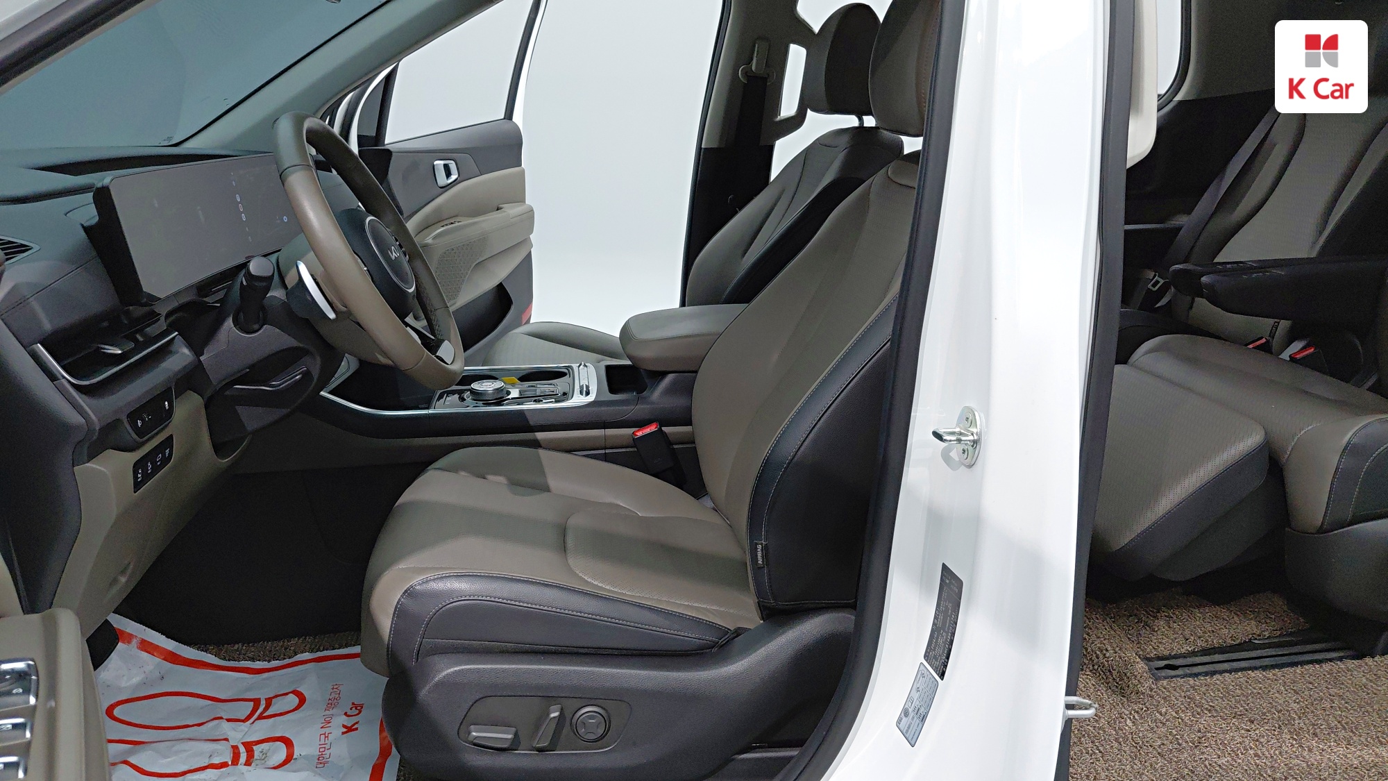 Kia Carnival бензин Turbo 1.6 7 мест, миниатюра 21